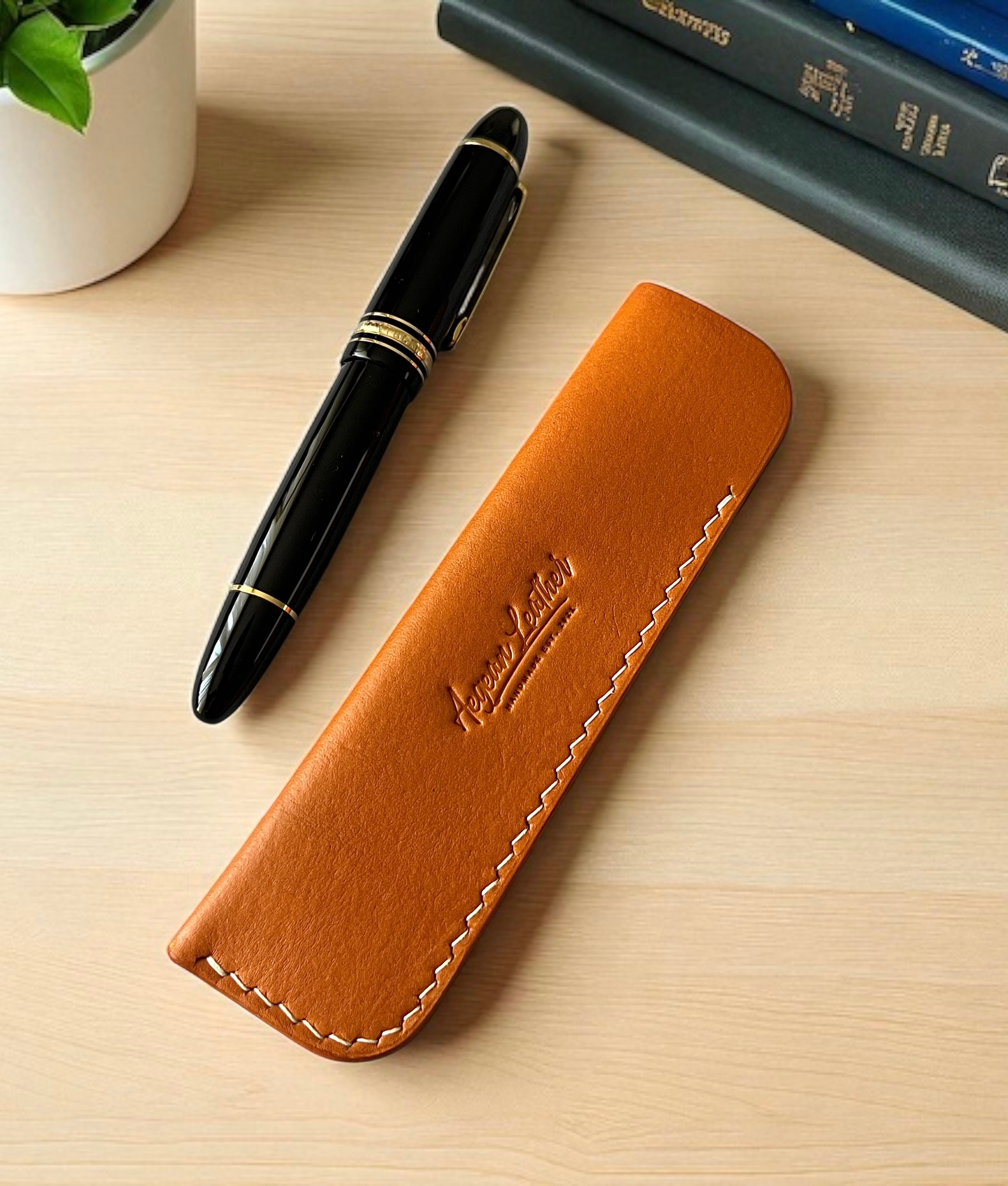 LEATHER SINGLE PEN SLEEVE-TAN