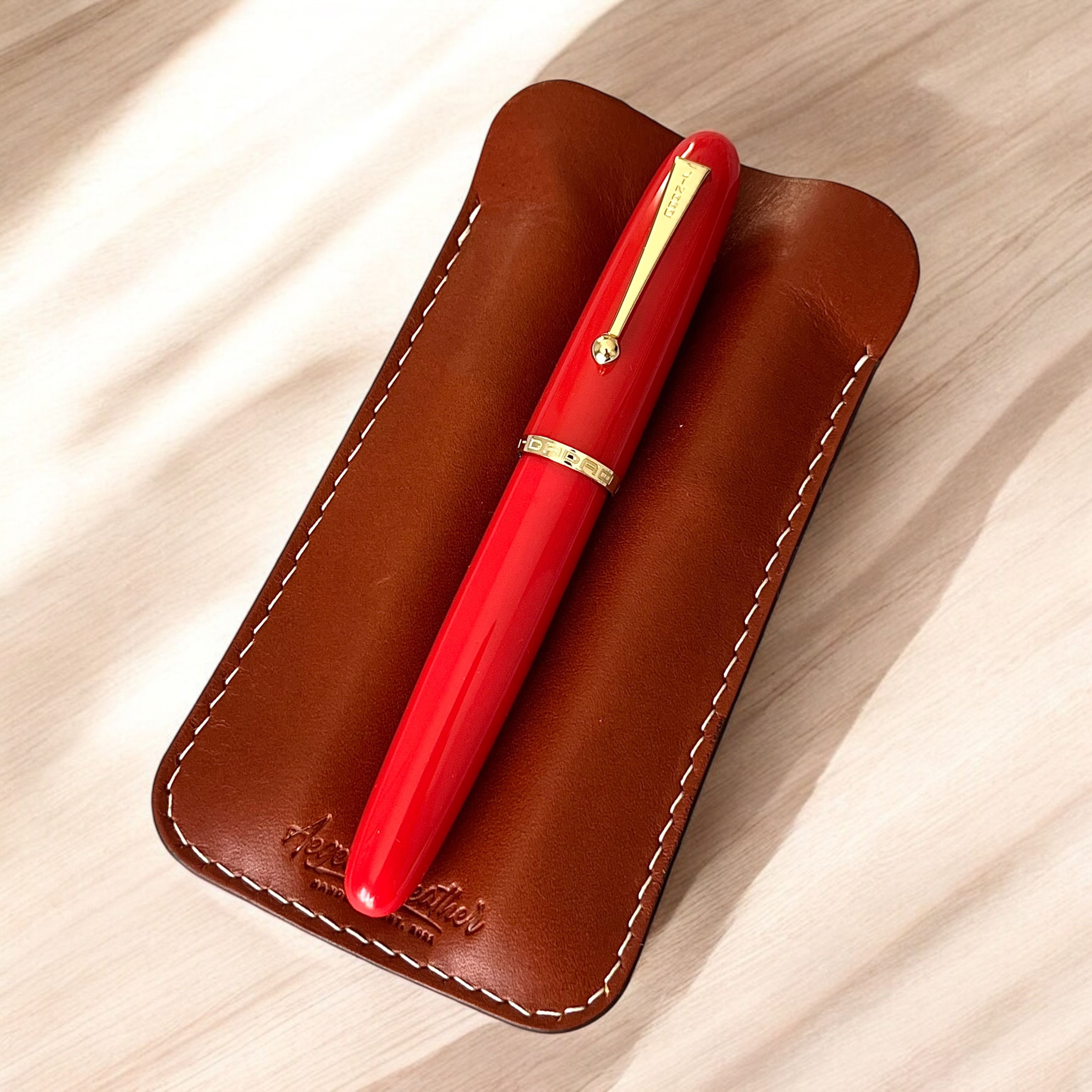 LEATHER DOUBLE PEN SLEEVE-COGNAC