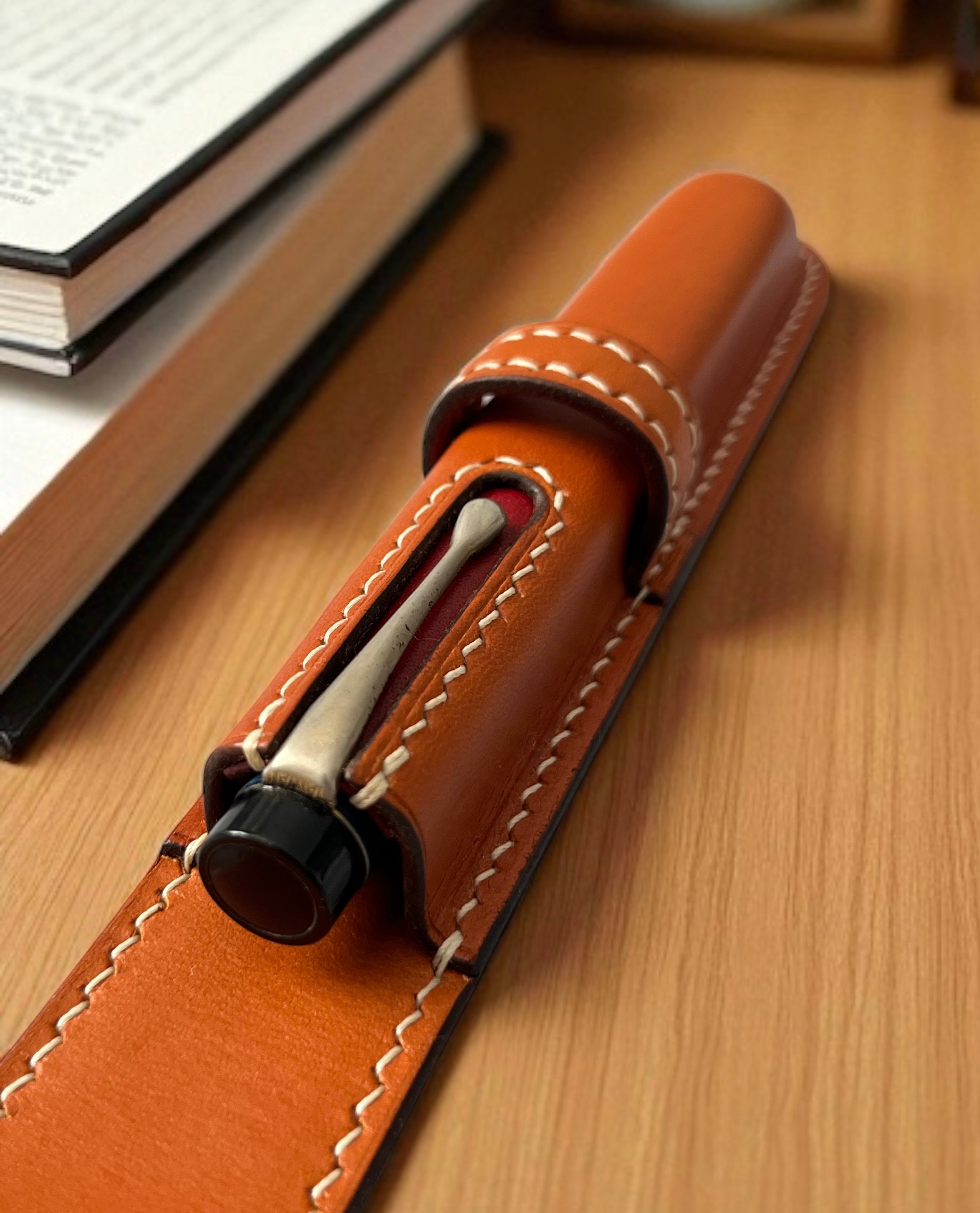 GOLDEN SAND LEATHER SINGLE PEN CASE