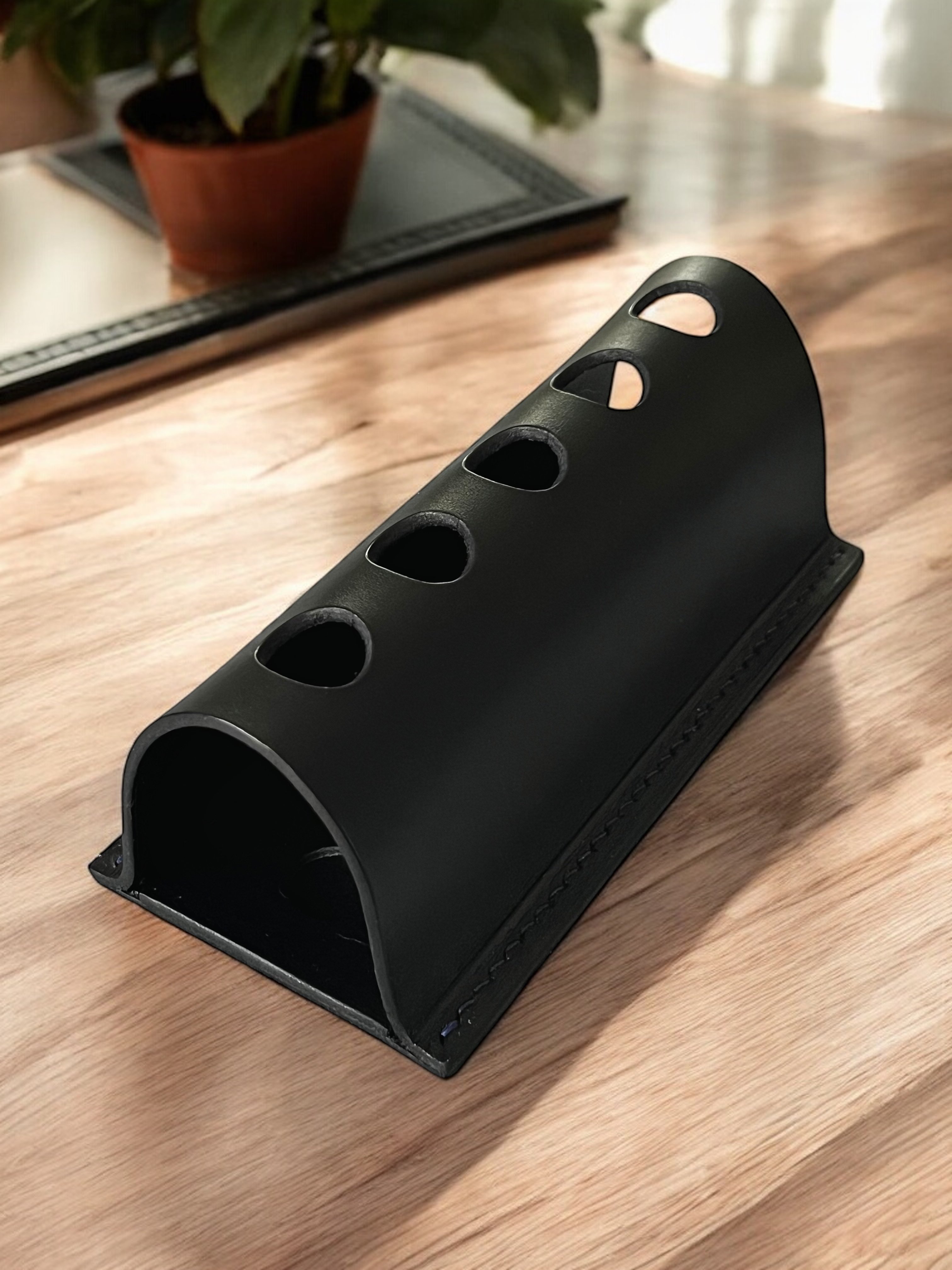 LEATHER PEN HOLDER FOR FIVE PENS-BLACK
