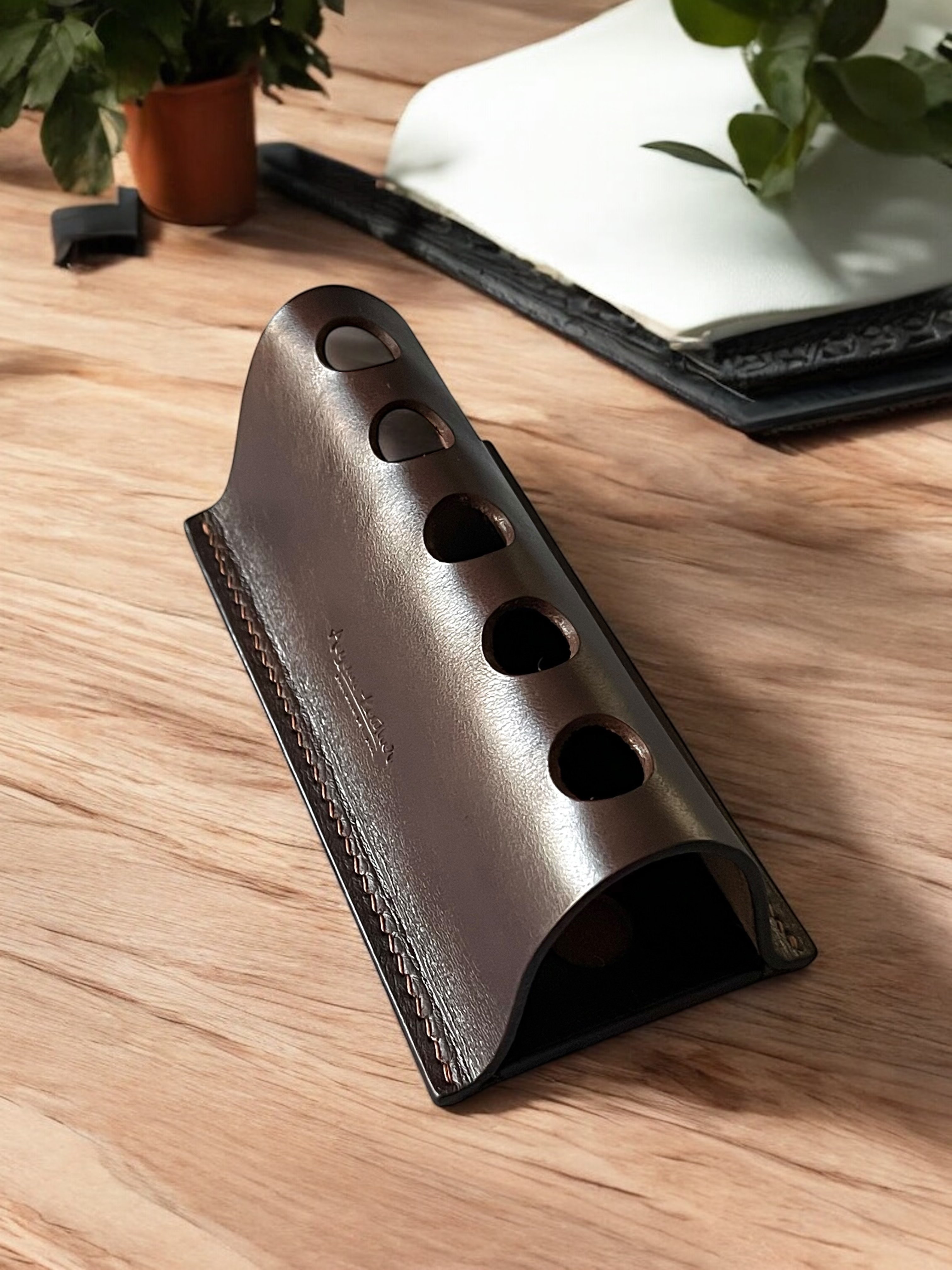 LEATHER PEN HOLDER FOR FIVE PENS-BLACK