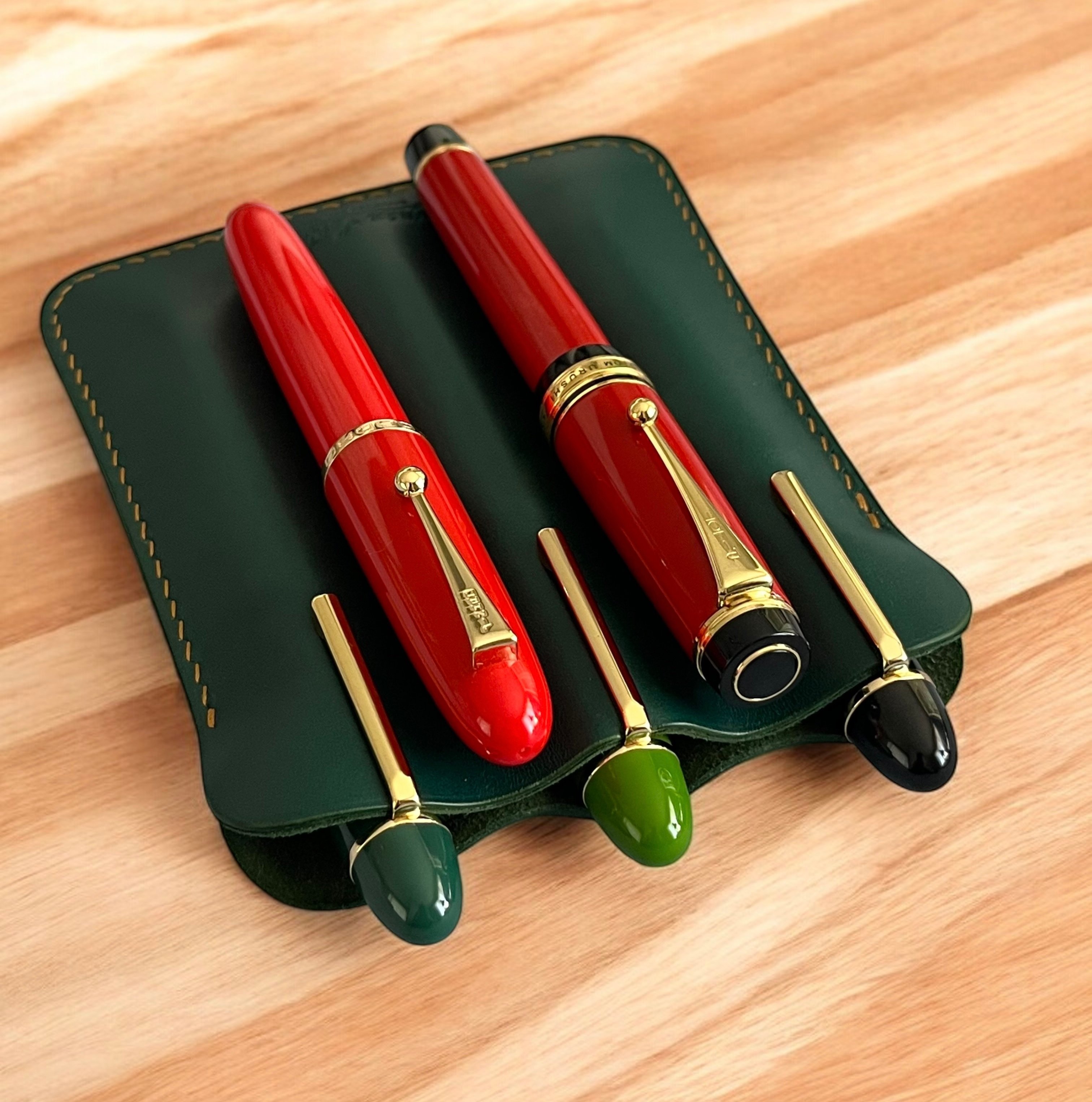 LEATHER TRIPLE PEN SLEEVE-GREEN