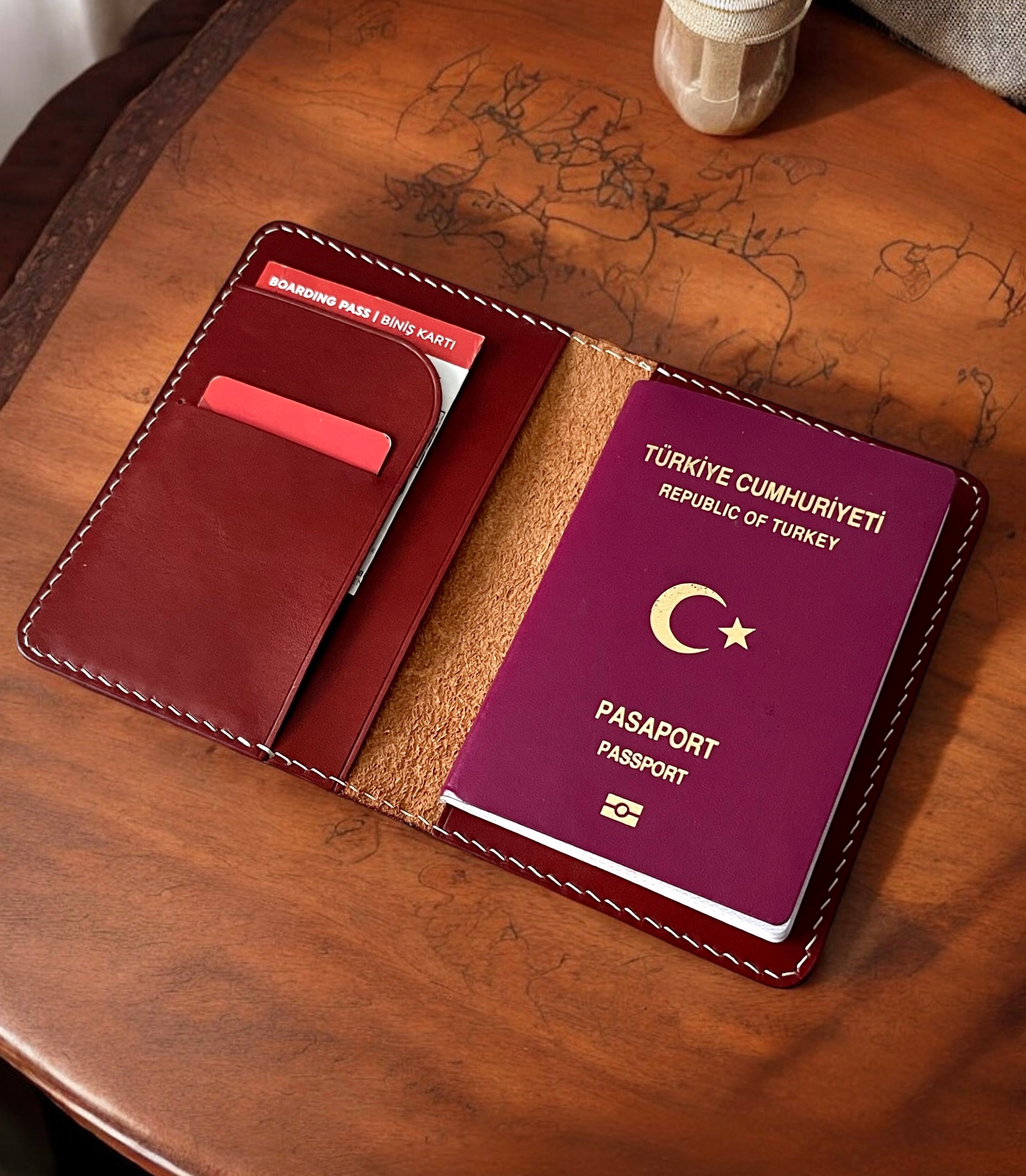 LEATHER PASSPORT HOLDER-RED BROWN