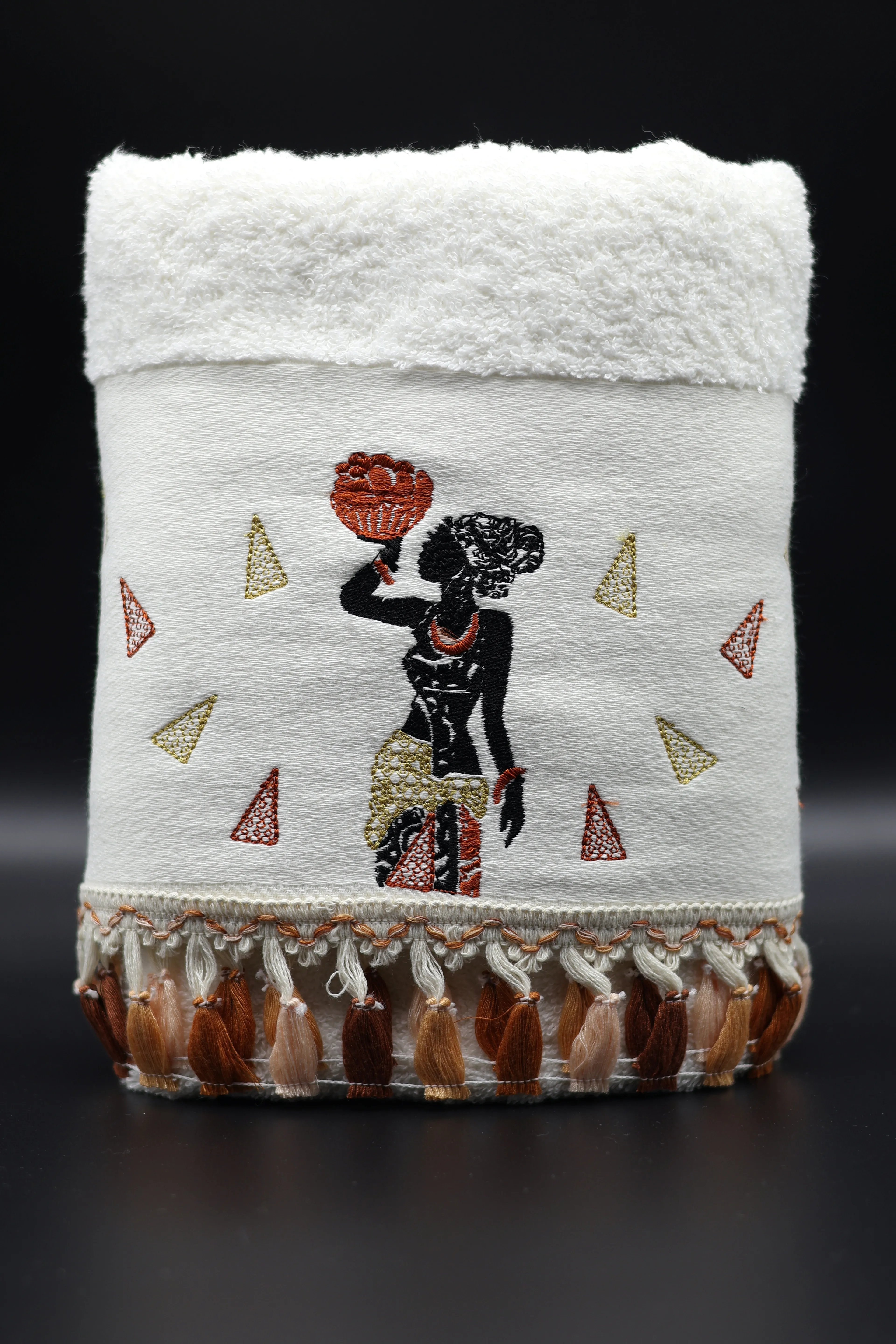 %100 Pamuk Sepet Taşıyan Afrikalı Kadın Figürlü Püsküllü Havlu (50x90 cm)