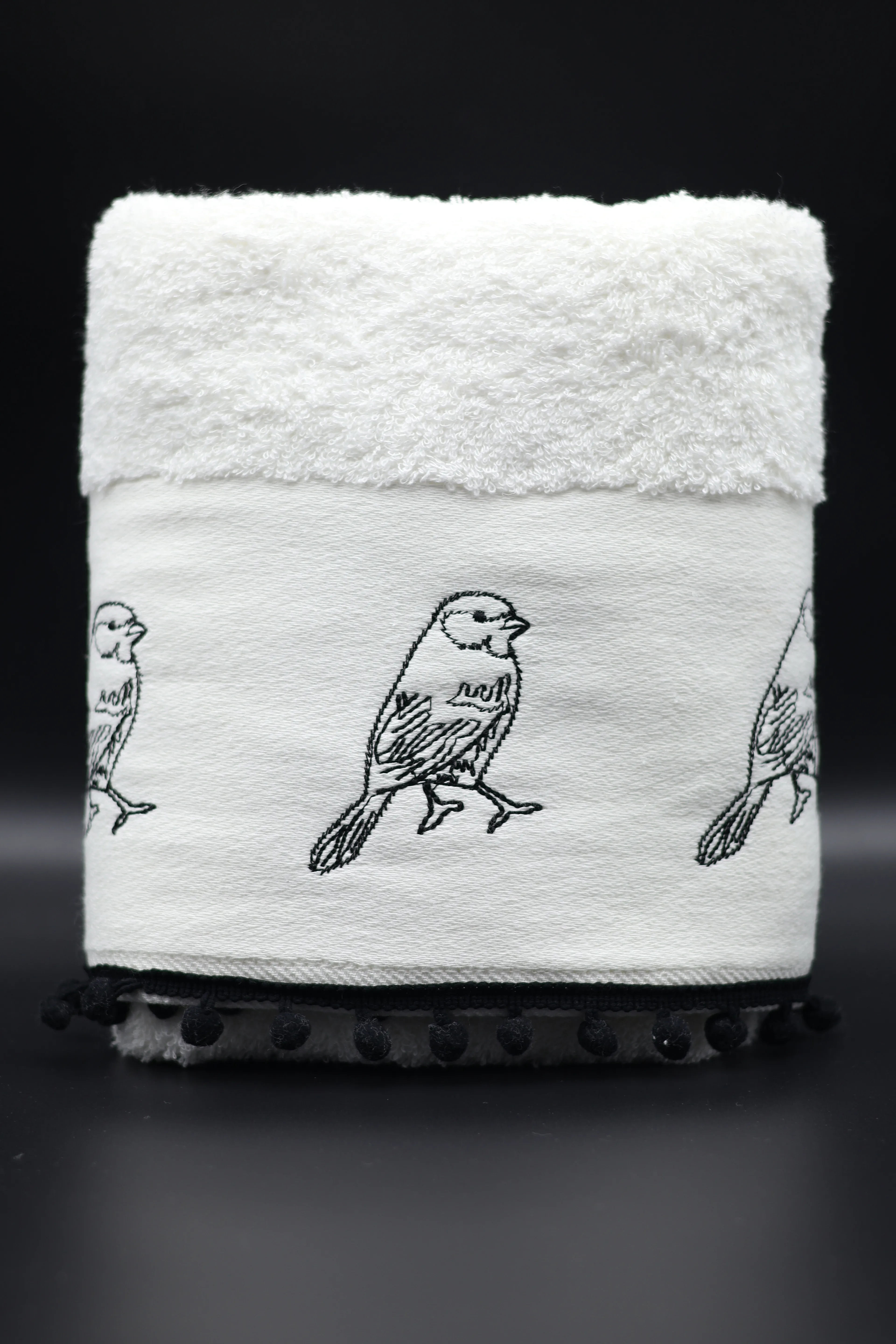 100% Pamuk Siyah Kuş Nakışlı Ponponlu Yüz havlusu