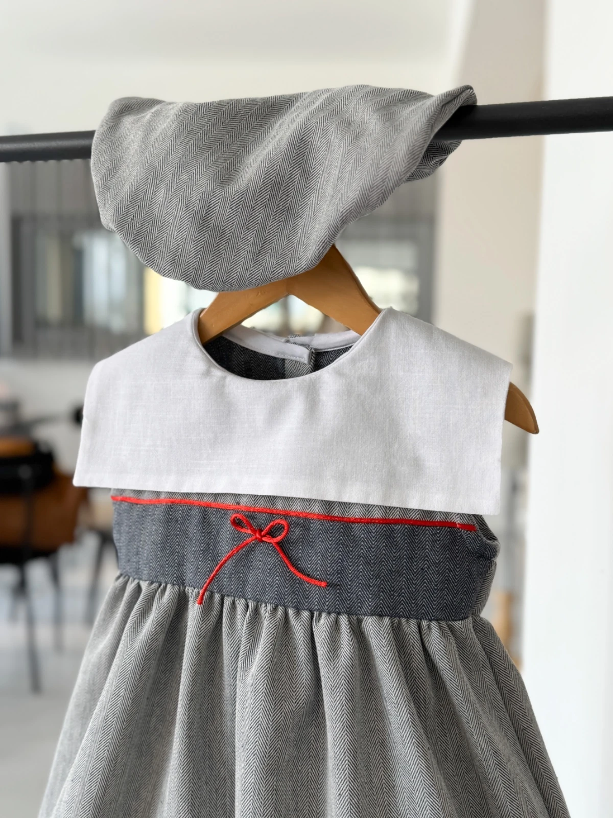 ELLA MAVİ ELBİSE-RESSAM ŞAPKALI 2 Lİ SET 