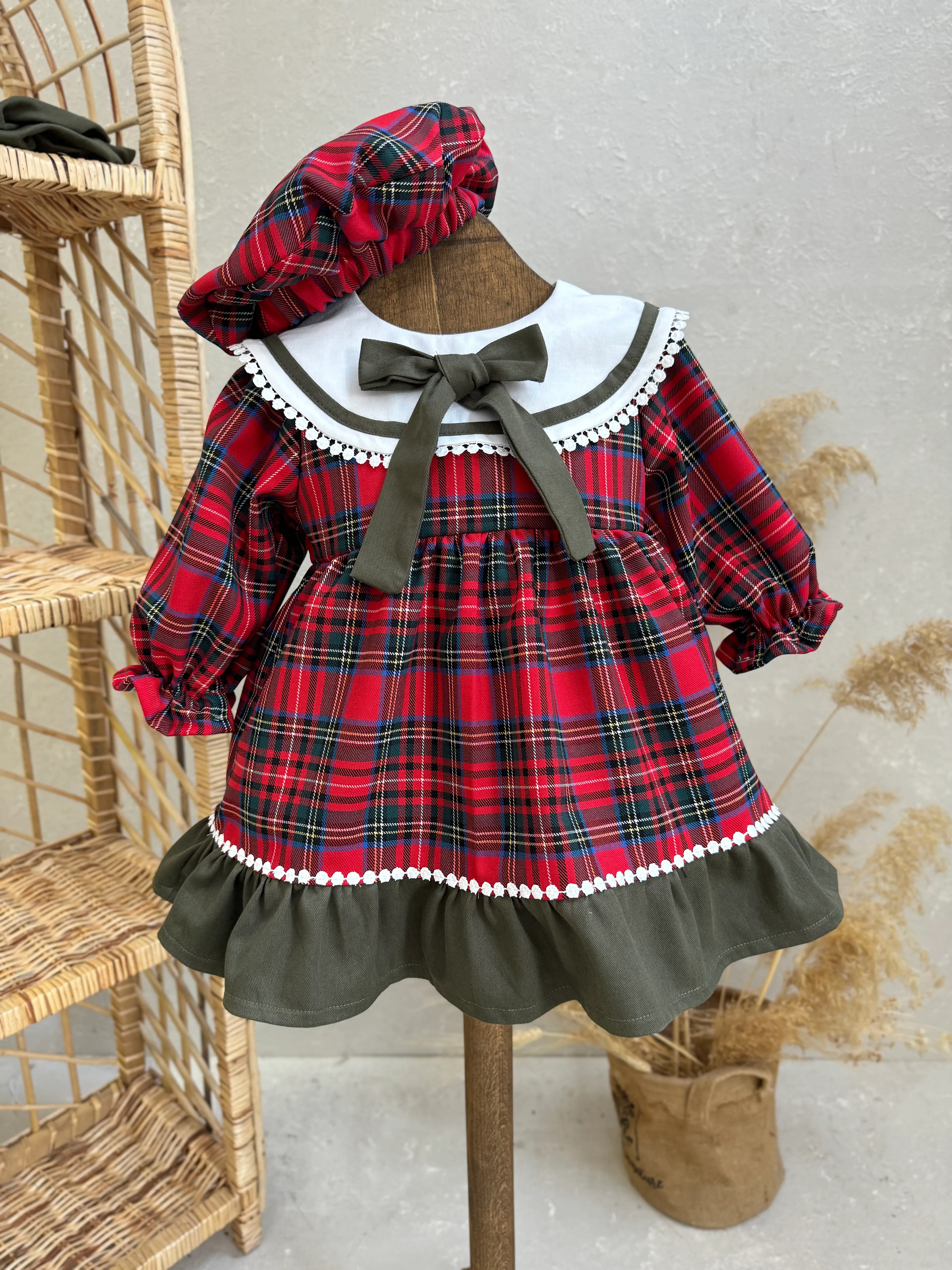 KIRMIZI EKOSE ELBİSE 