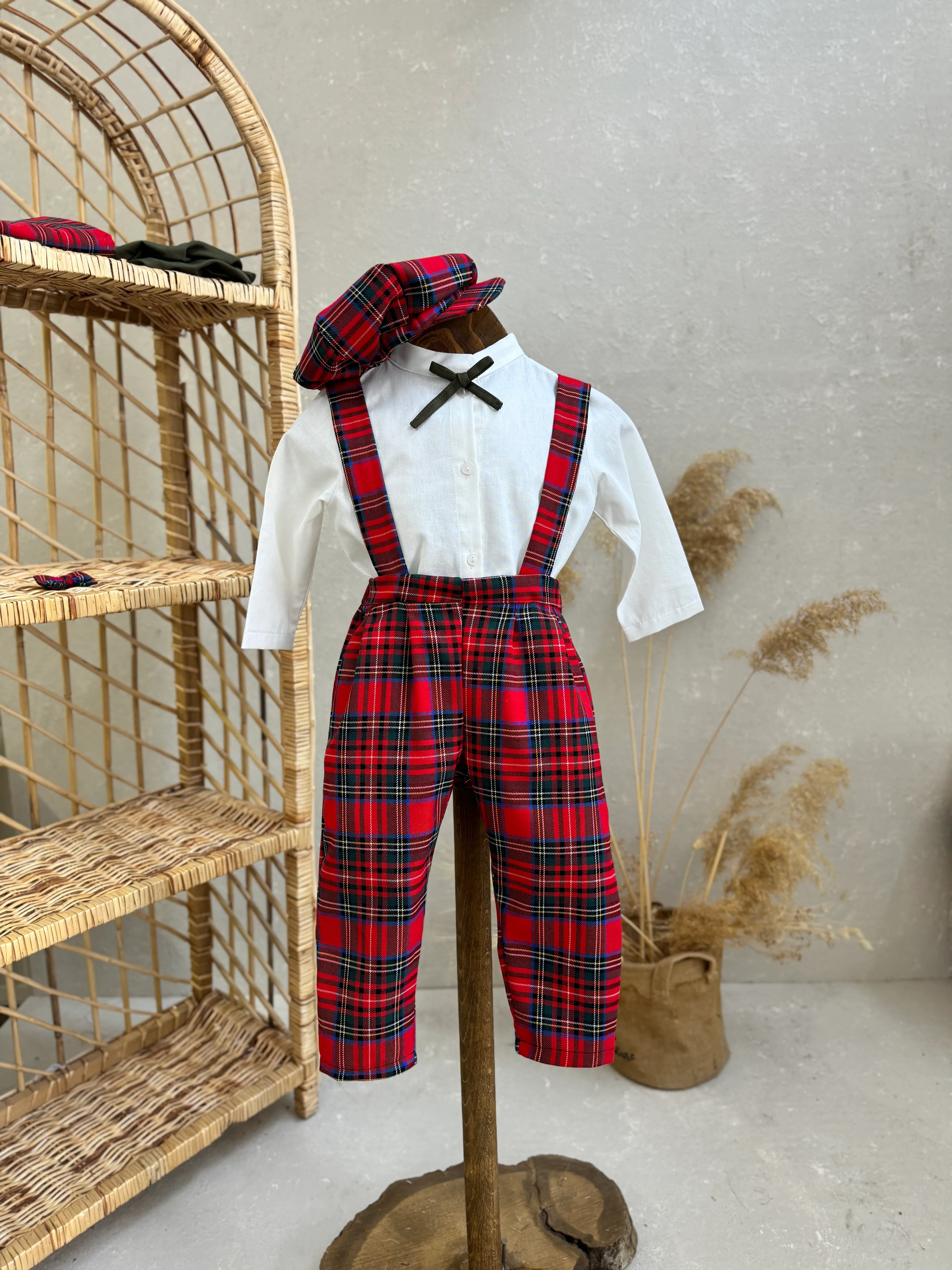 KIRMIZI EKOSE PANTOLON - GÖMLEK 