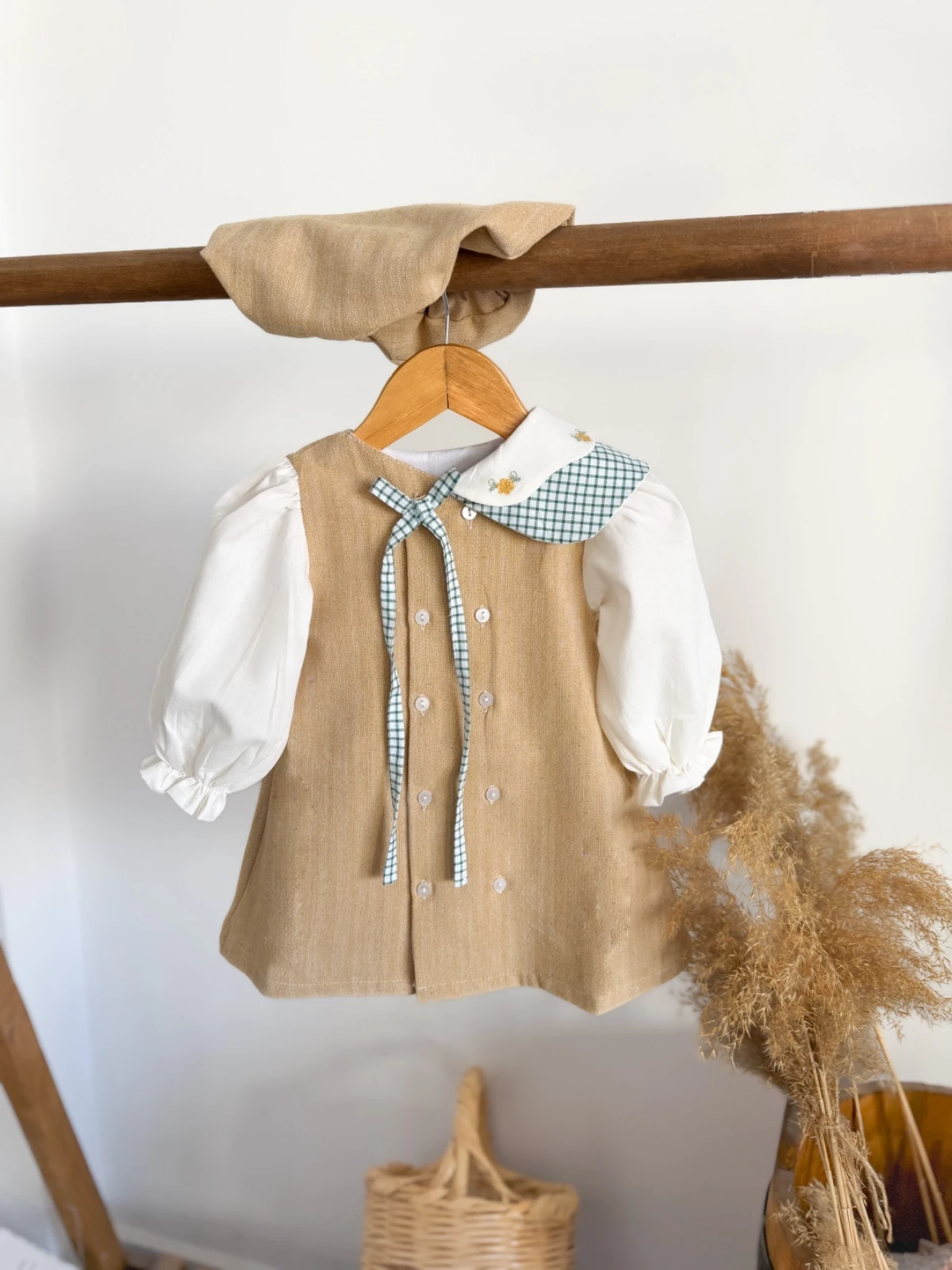 DAİSY İŞLEMELİ KOLLU ELBİSE 