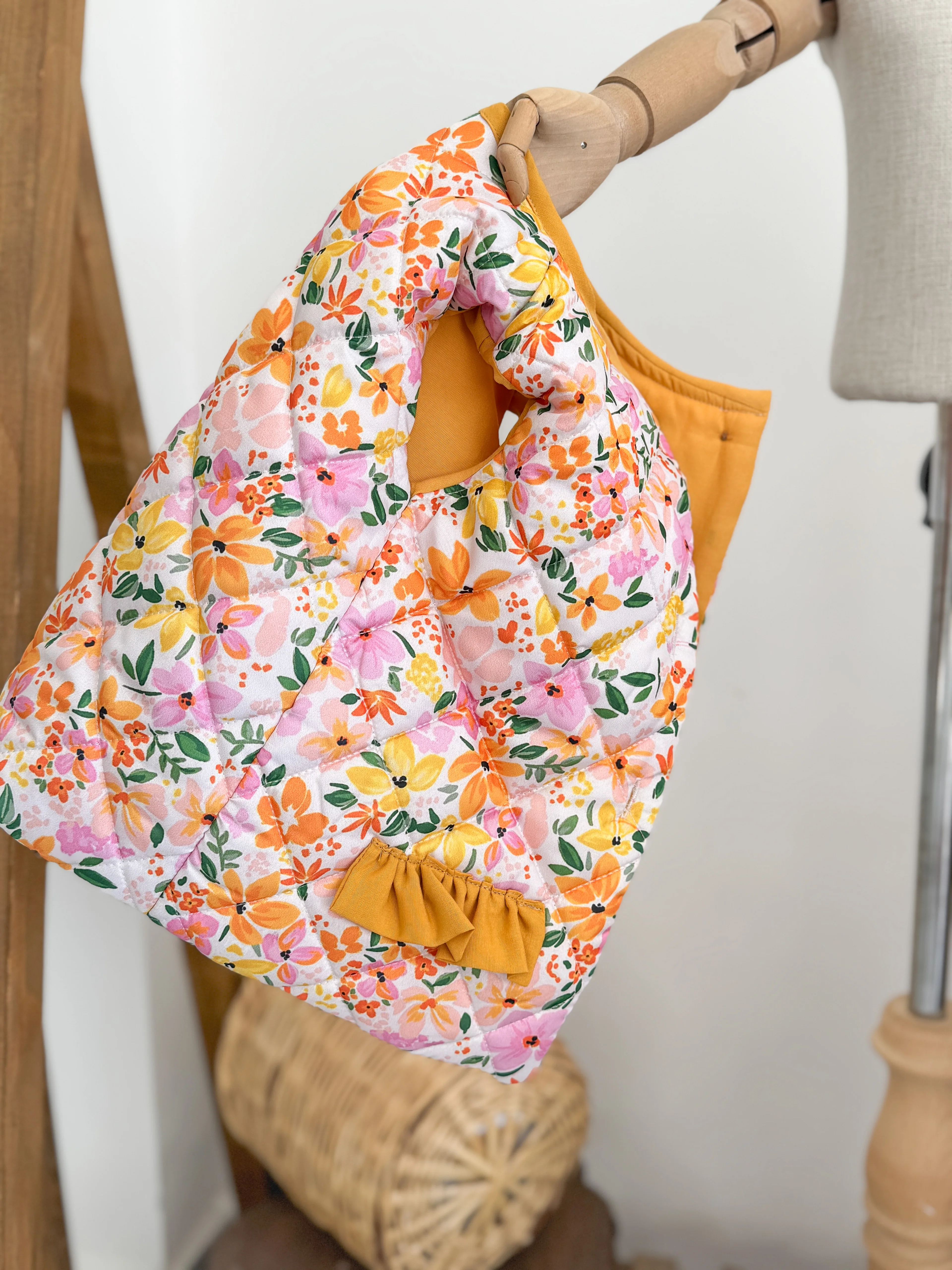 FLOWER KAPİTONE YELEK