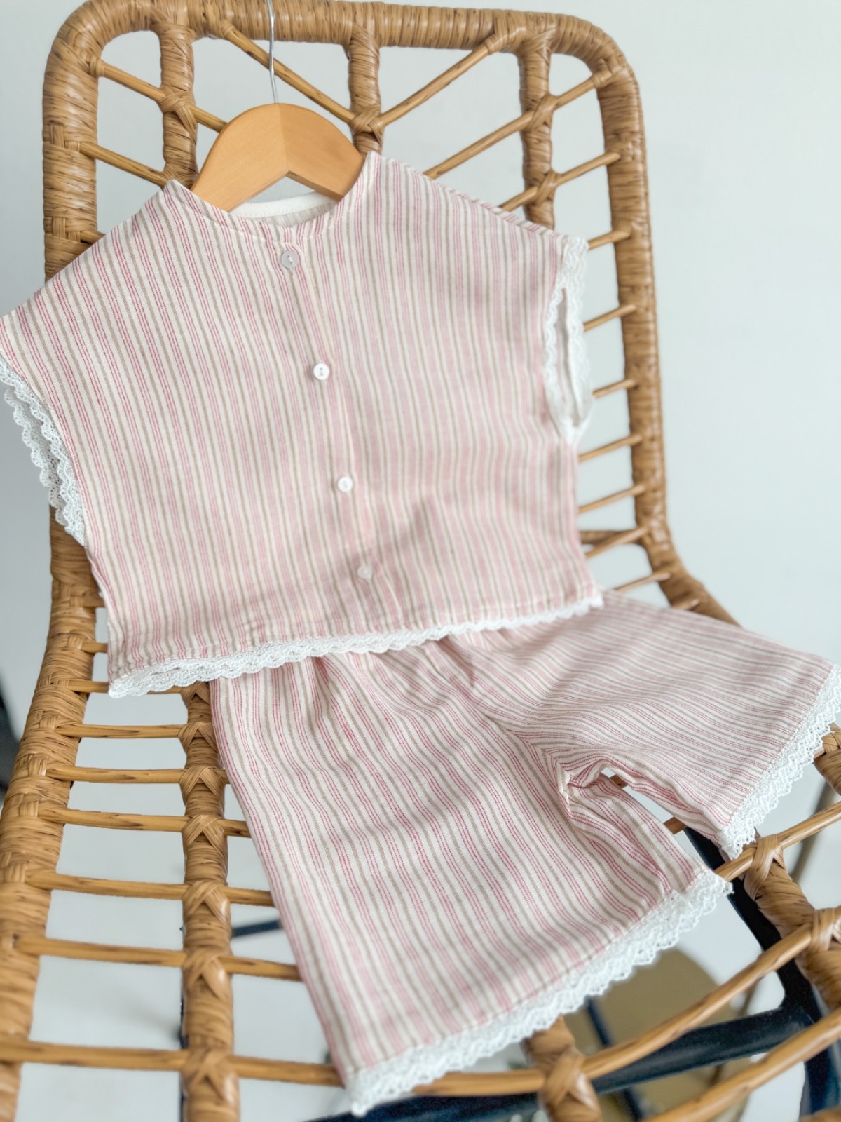 PEMBE ÇİZGİLİ MÜSLİN ALT-ÜST