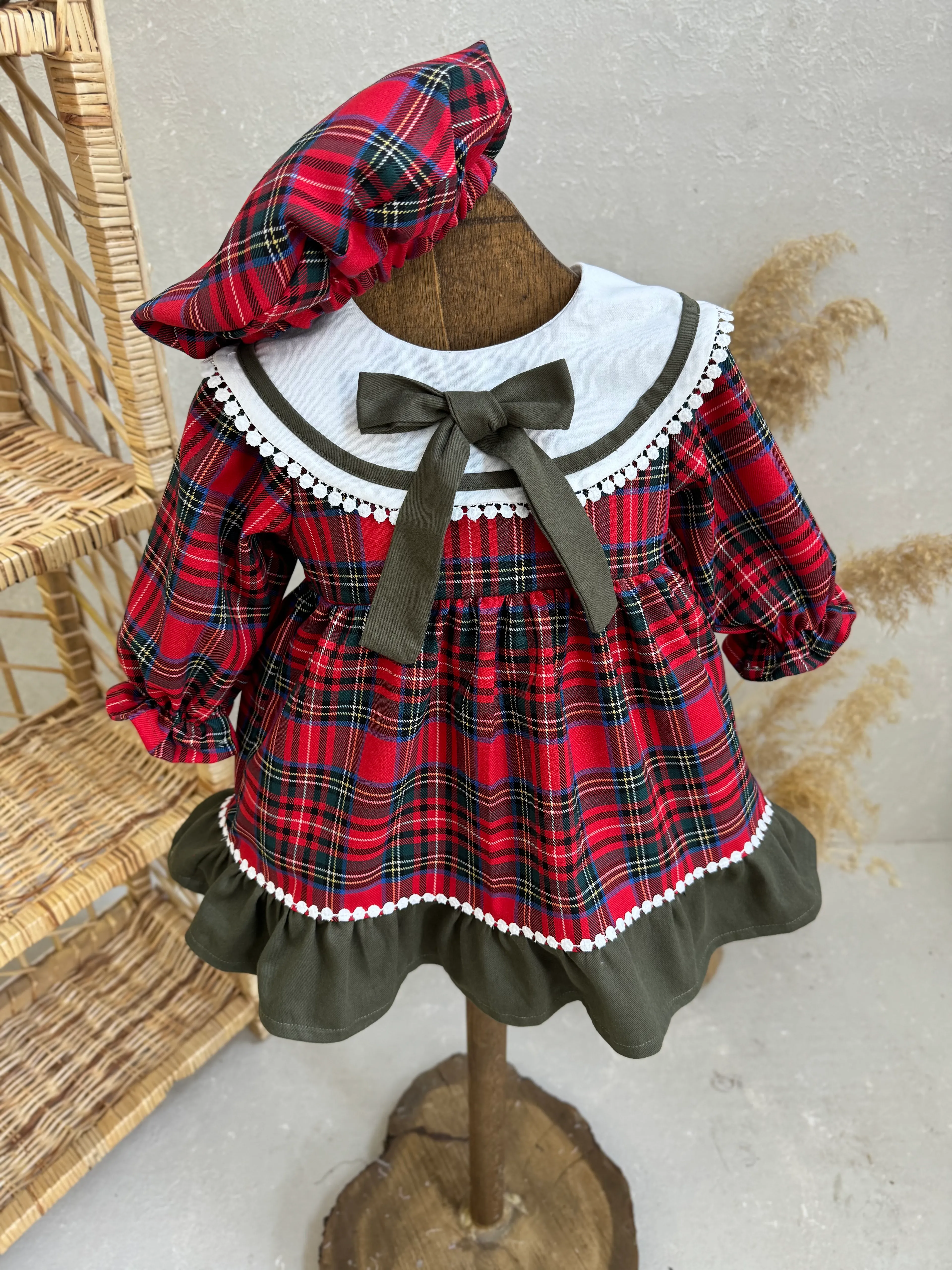 KIRMIZI EKOSE ELBİSE 