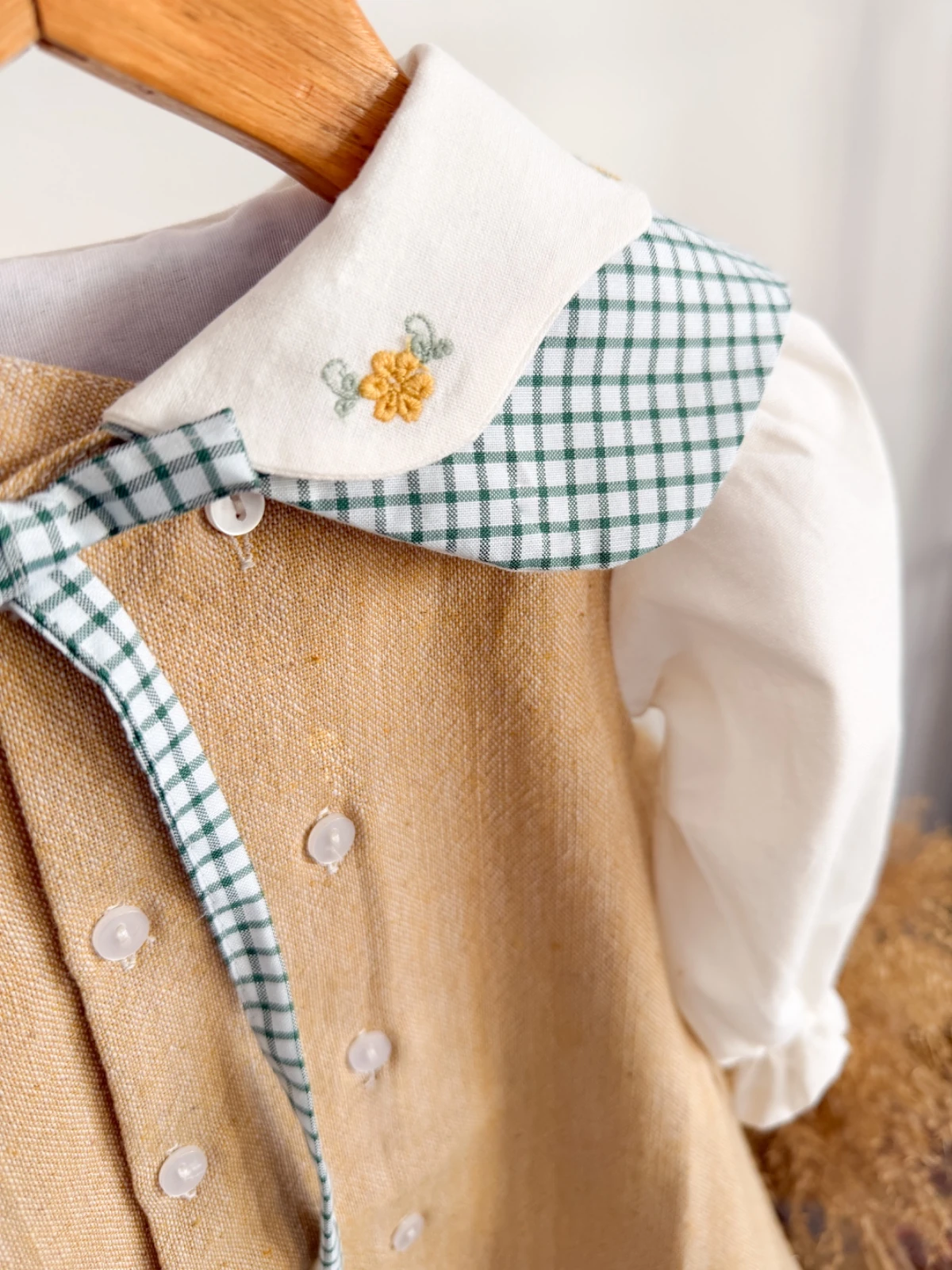 DAİSY İŞLEMELİ KOLLU ELBİSE 