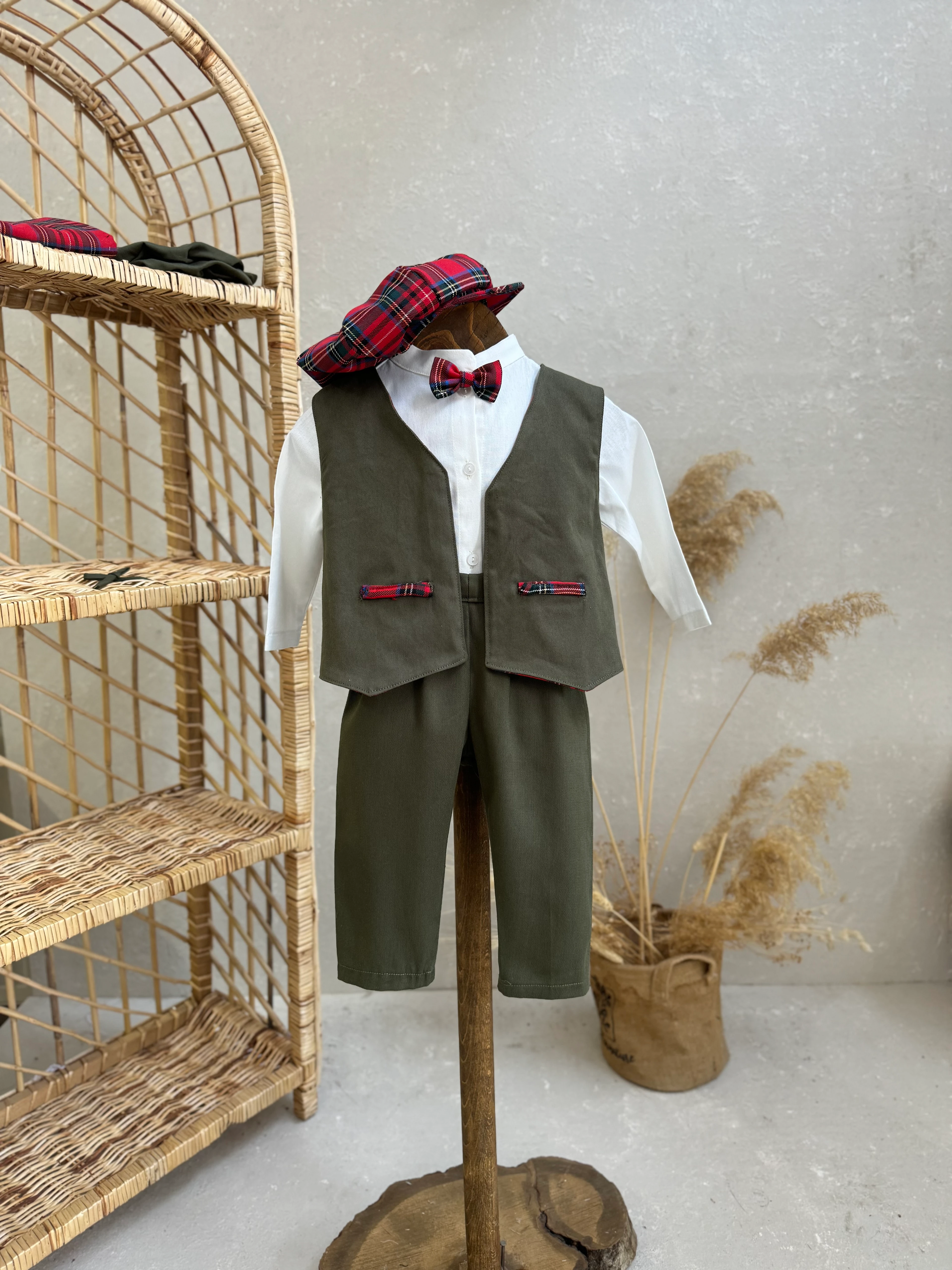 HAKİ PANTOLON - GÖMLEK 