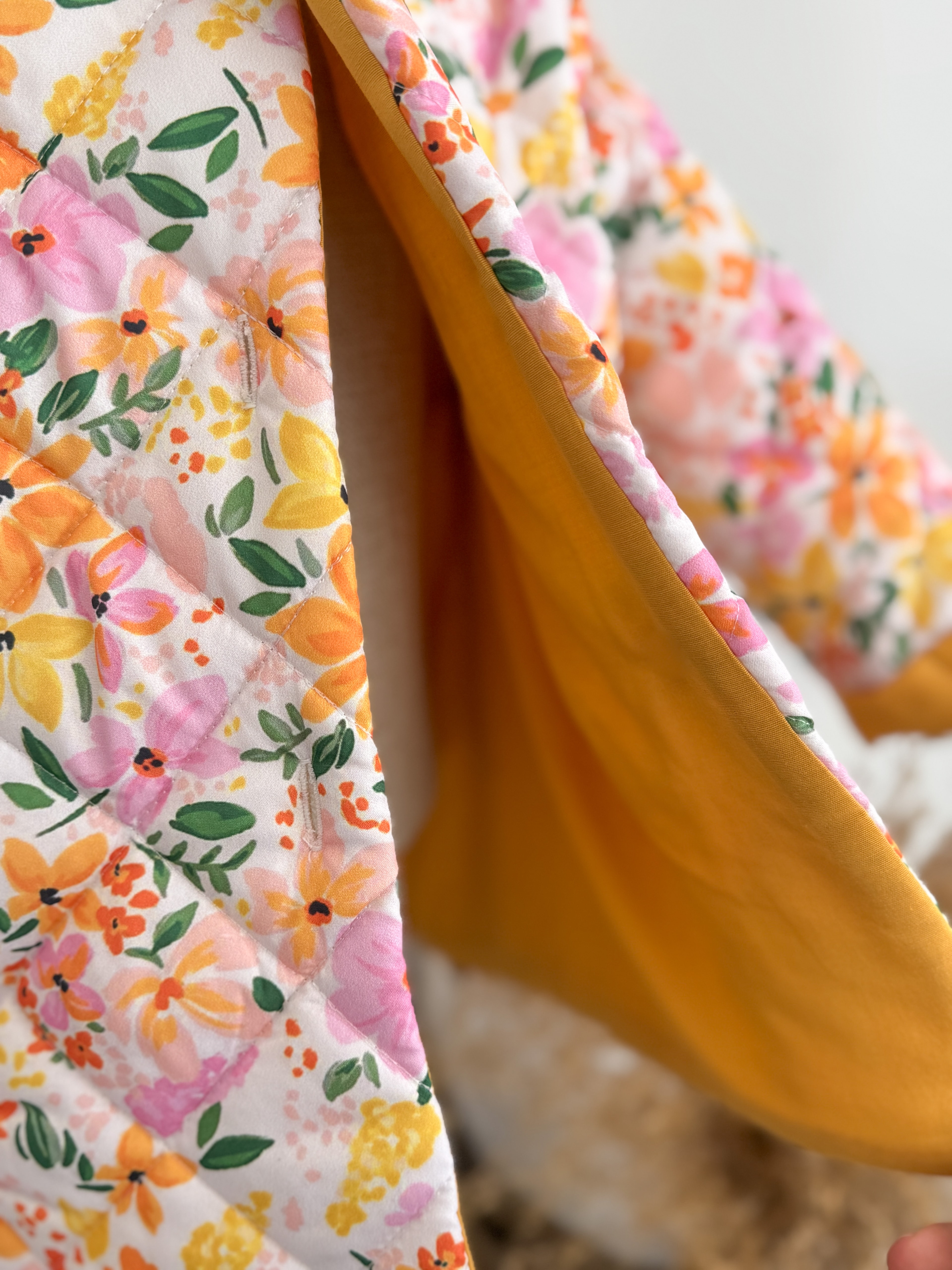 FLOWER KAPİTONE YELEK