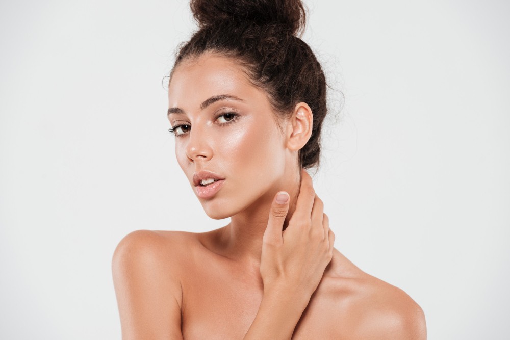 Akneye Karşı En Etkili Doğal Krem: Tea Tree Oil ve Niacinamide Kombinasyonu
