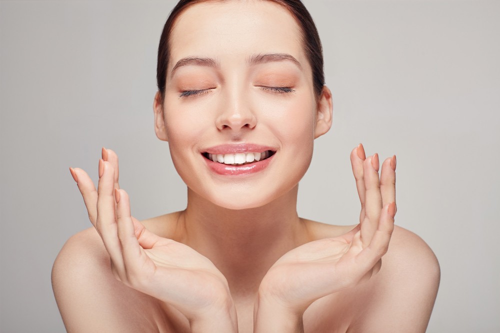 5-Molecule Hyaluronic Acid: Derinlemesine Nem ve Cilt Dolgunluğu