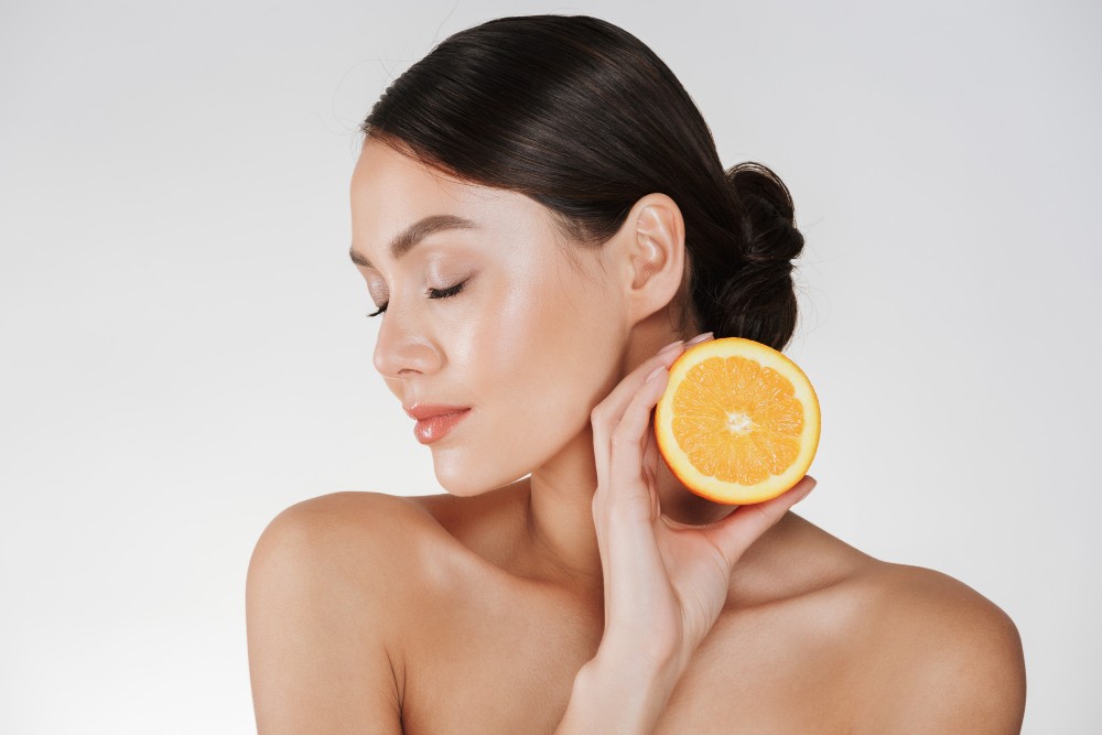Leke Karşıtı ve Aydınlatıcı Serum Kullanımının Faydaları