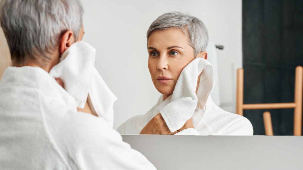 Retinol ve Hyaluronik Asit: Yaşlanma Karşıtı Cilt Bakımının Gücü