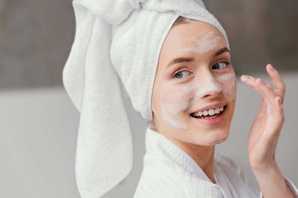 Cilt Bariyerini Yormadan Temizleyin: Veela Gentle Clarifying Foam ile Nazik ve Etkili Temizlik