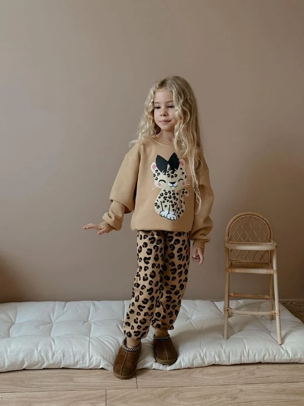 3-10 Yaş Kız Çocuk Leopar Desenli Sevimli Kedi Baskılı 3 İplik Şardonlu Eşofman Takımı