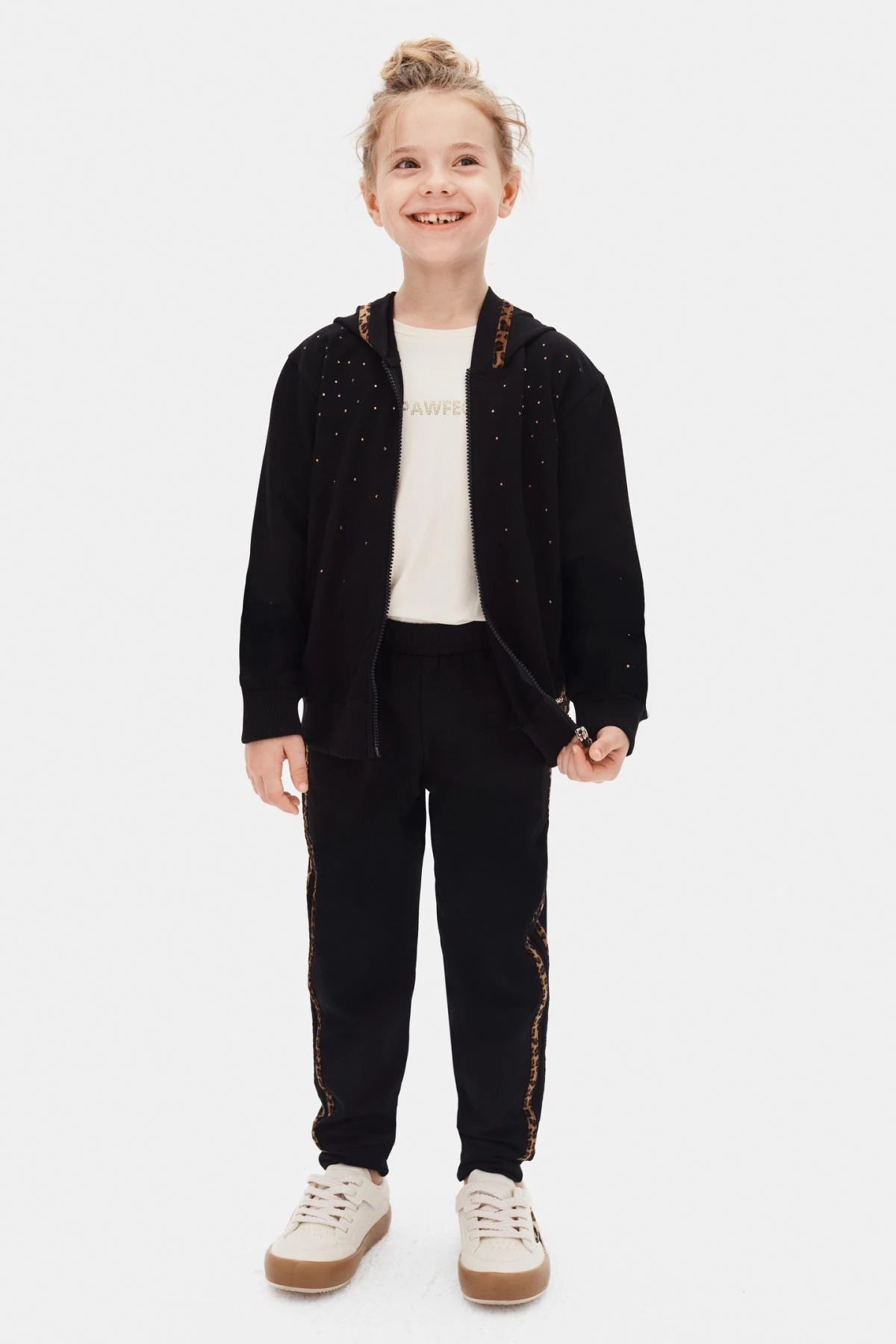 4-8 Yaş Kız Çocuk Leopar Detaylı Kapüşonlu Siyah İkili Eşofman Takımı