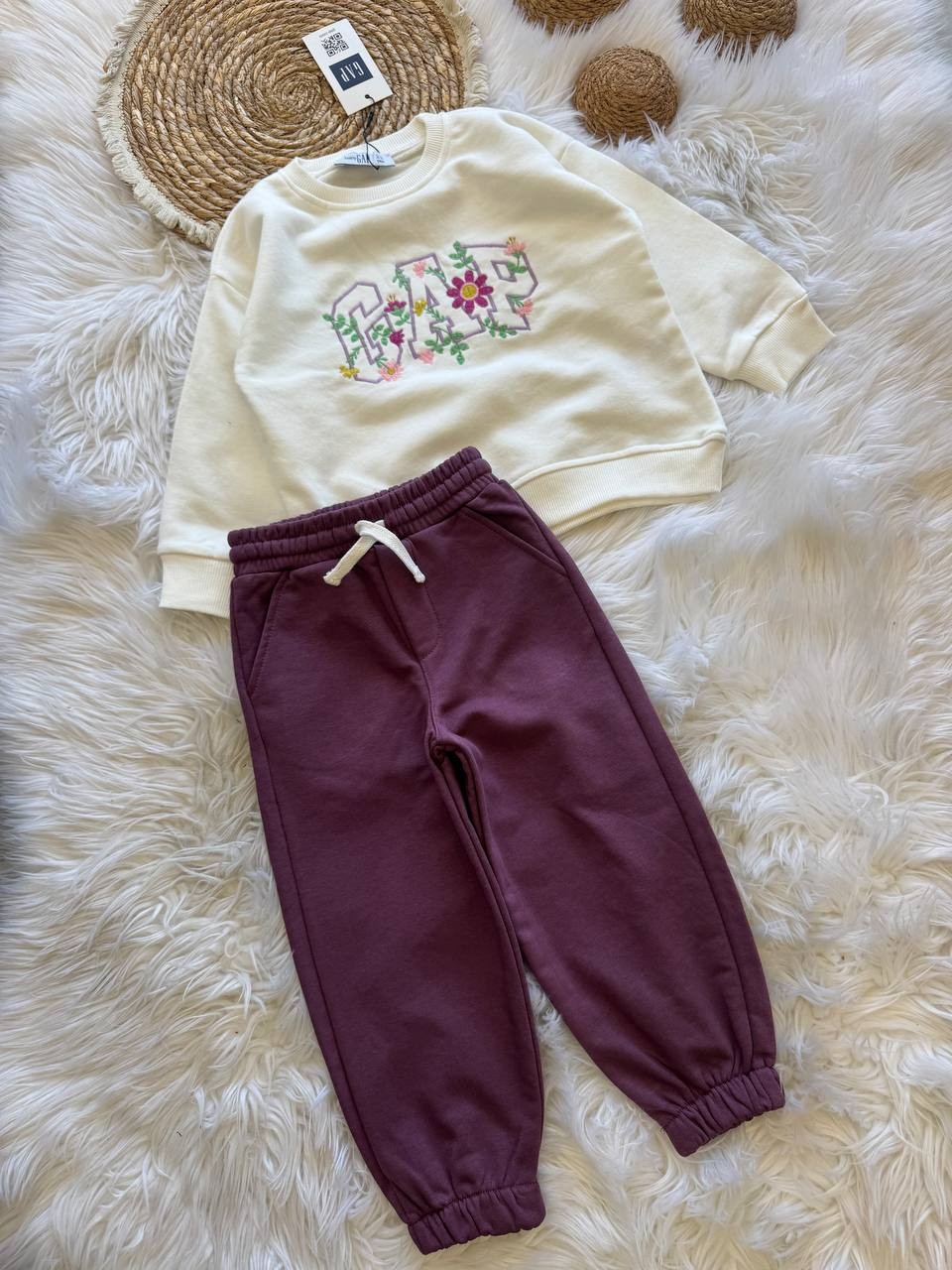 2-7 Yaş Kız Çocuk Çiçek Desenli Sweatshirt ve Mor Eşofman Takımı