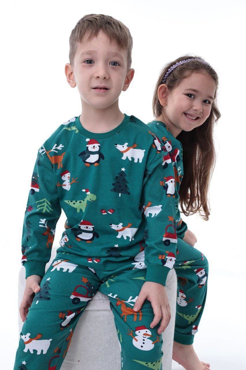 3-13 Yaş Unisex Yılbaşı Temalı Zümrüt Yeşil Çocuk Pijama Takımı