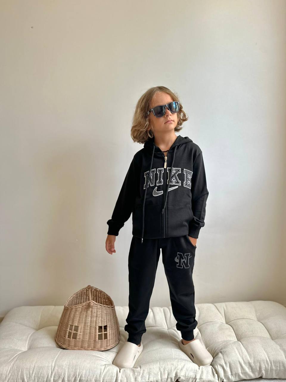 5-14 Yaş Erkek Çocuk Siyah Fermuarlı Kapüşonlu “N” Detaylı Eşofman Takımı