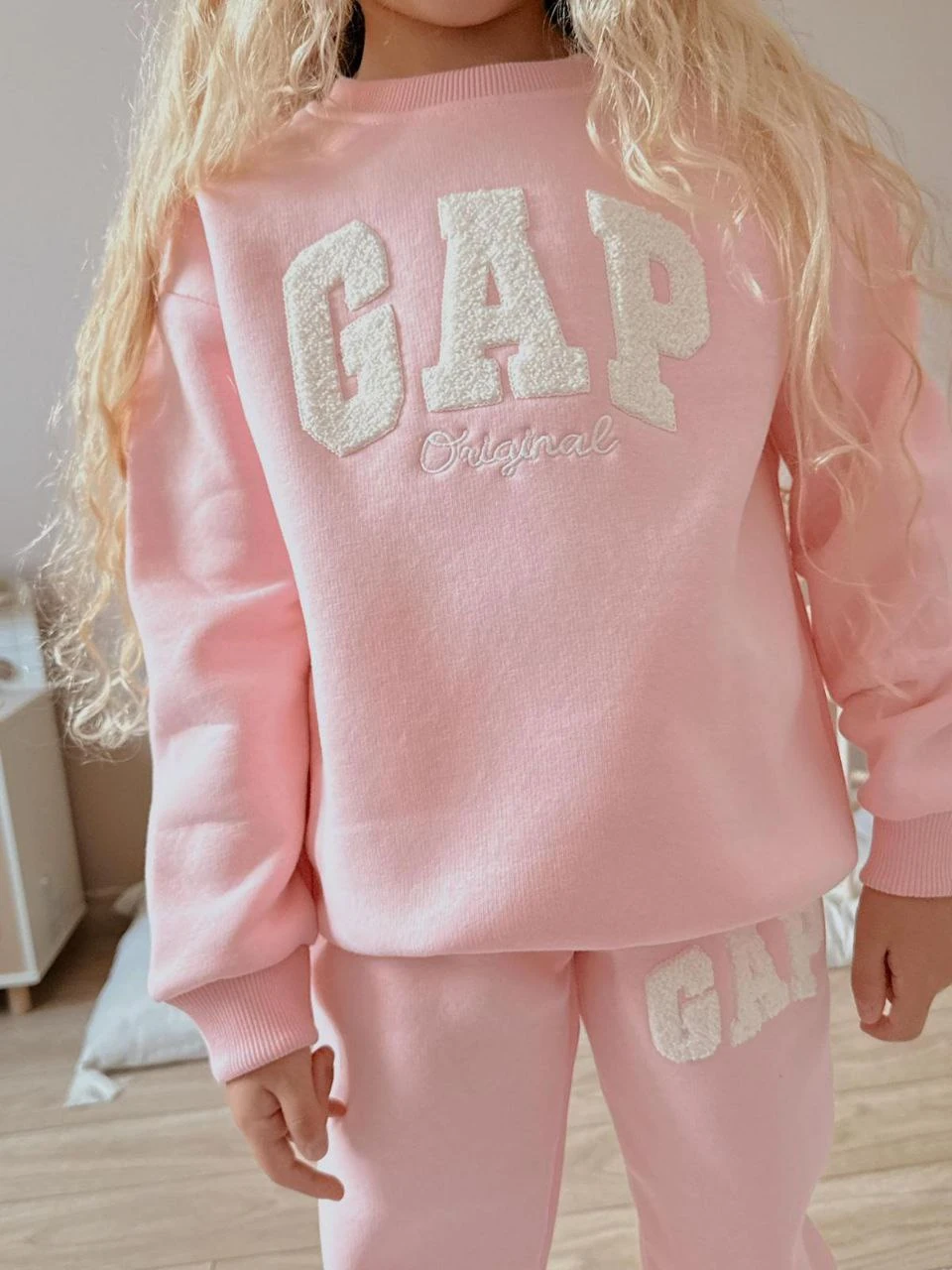 3-10 Yaş Kız Çocuk GAP Nakış Logolu 3 İplik Şardonlu Eşofman Takımı