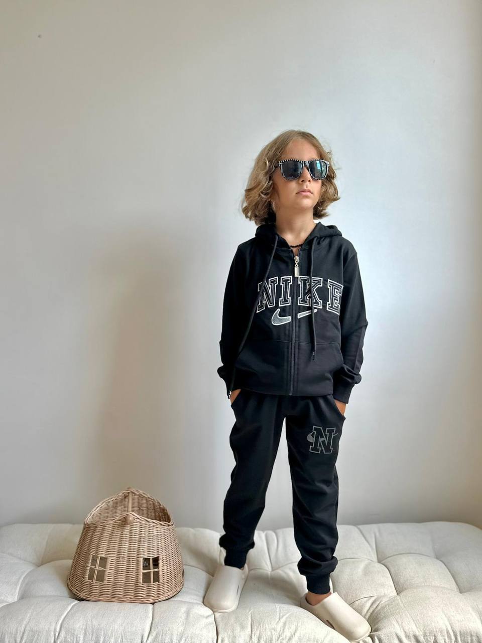 5-14 Yaş Erkek Çocuk Siyah Fermuarlı Kapüşonlu “N” Detaylı Eşofman Takımı