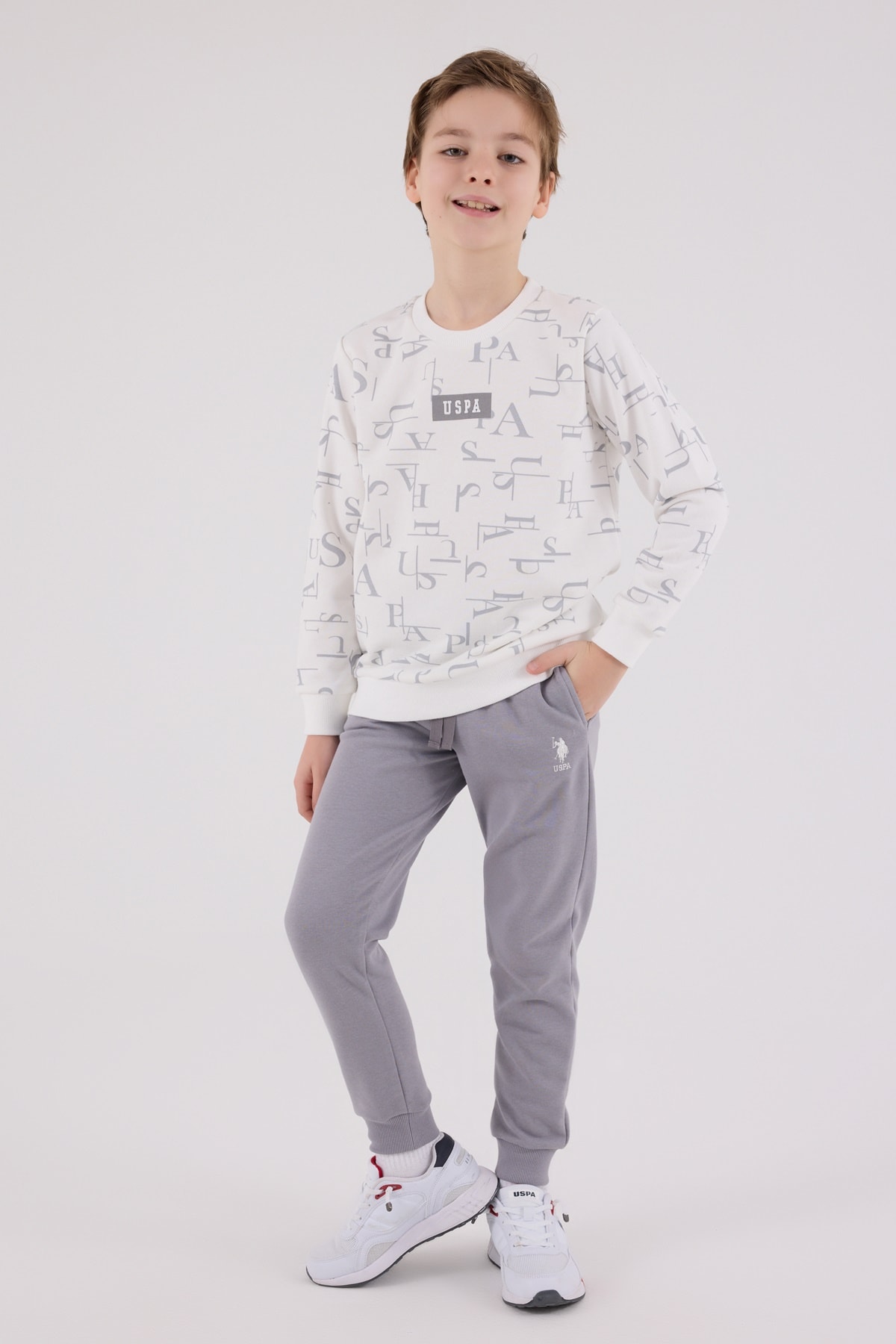 4-8 Yaş Erkek Çocuk US Polo Assn Lisanslı Beyaz-Gri Eşofman Takımı