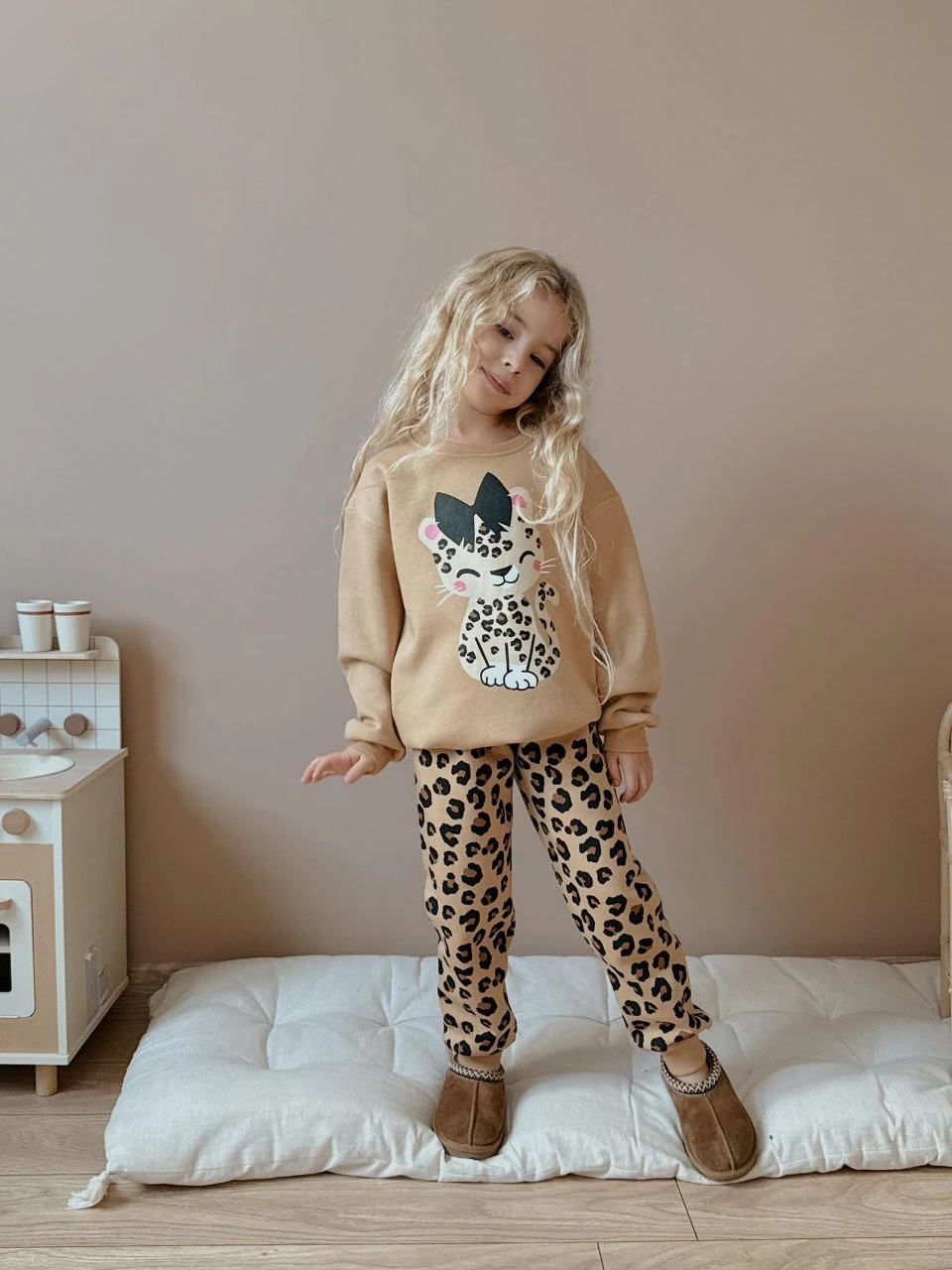 3-10 Yaş Kız Çocuk Leopar Desenli Sevimli Kedi Baskılı 3 İplik Şardonlu Eşofman Takımı