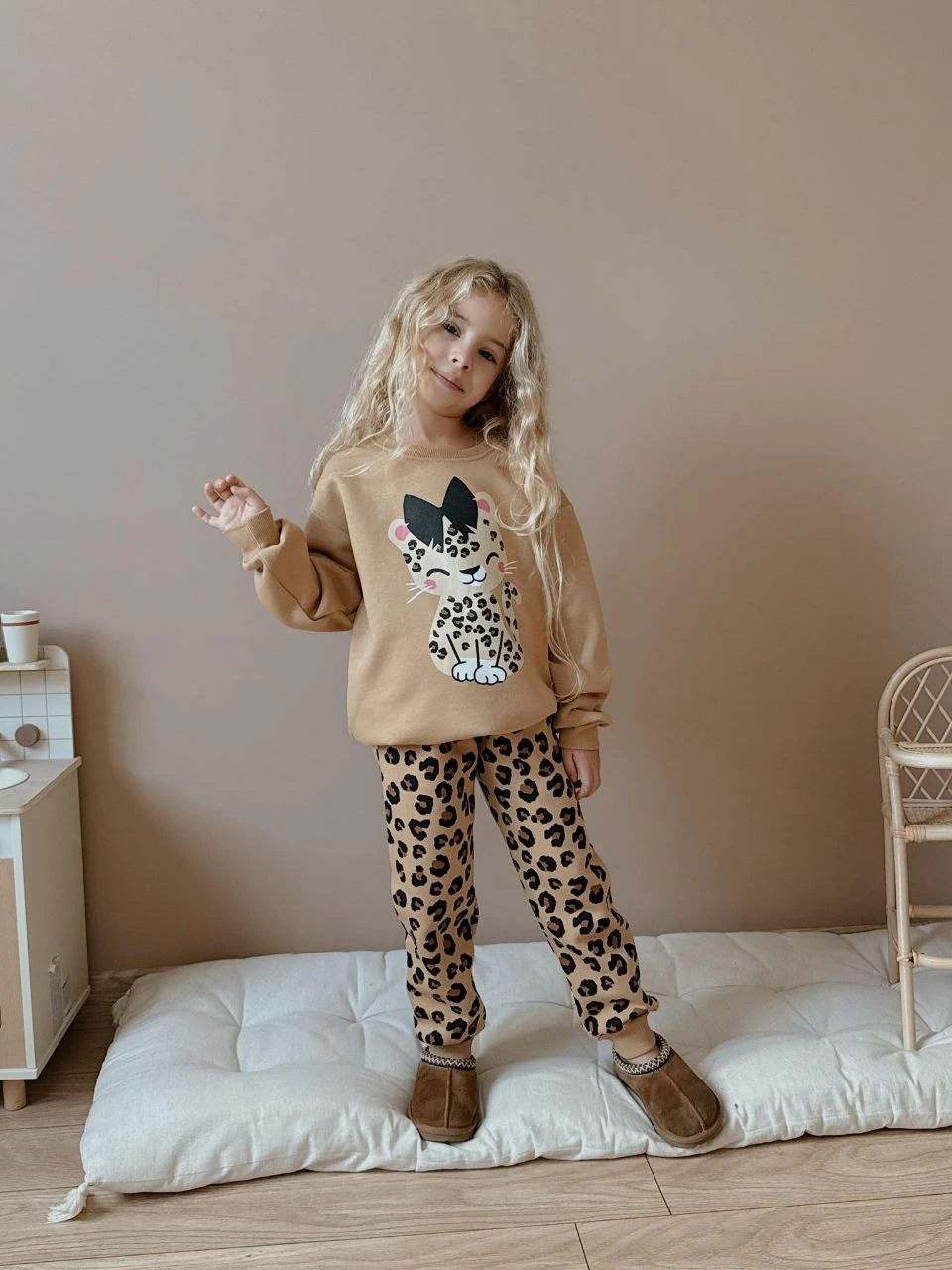 3-10 Yaş Kız Çocuk Leopar Desenli Sevimli Kedi Baskılı 3 İplik Şardonlu Eşofman Takımı