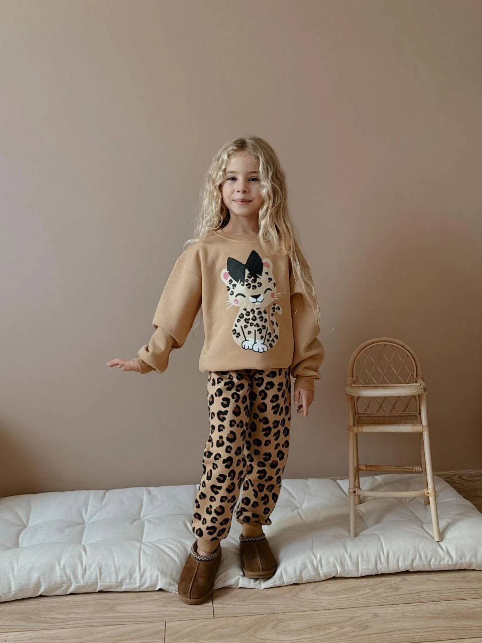 3-10 Yaş Kız Çocuk Leopar Desenli Sevimli Kedi Baskılı 3 İplik Şardonlu Eşofman Takımı