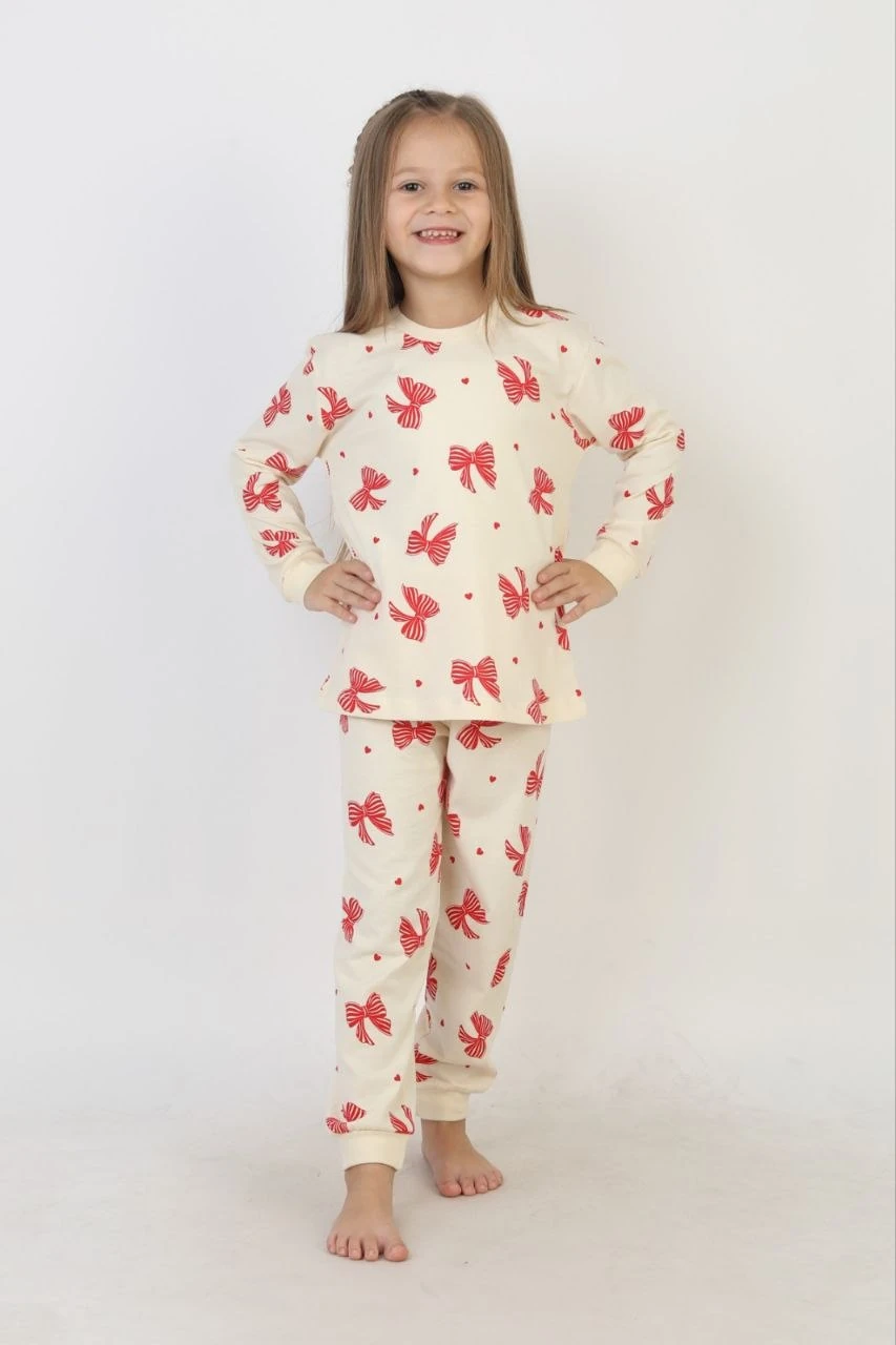 3-8 Yaş Kız Çocuk Kırmızı Fiyonk Desenli Pijama Takımı