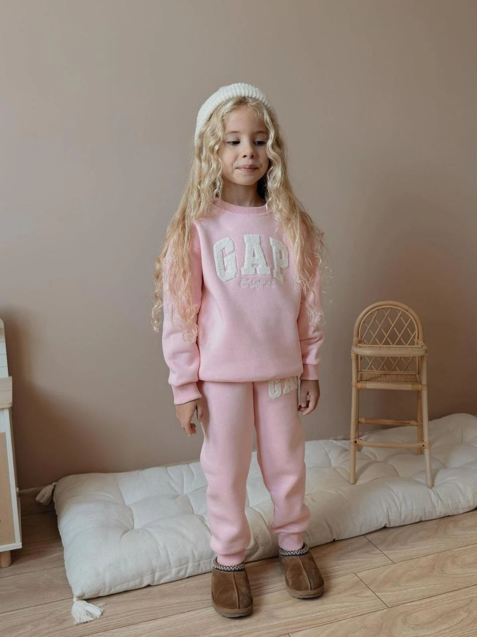 3-10 Yaş Kız Çocuk GAP Nakış Logolu 3 İplik Şardonlu Eşofman Takımı