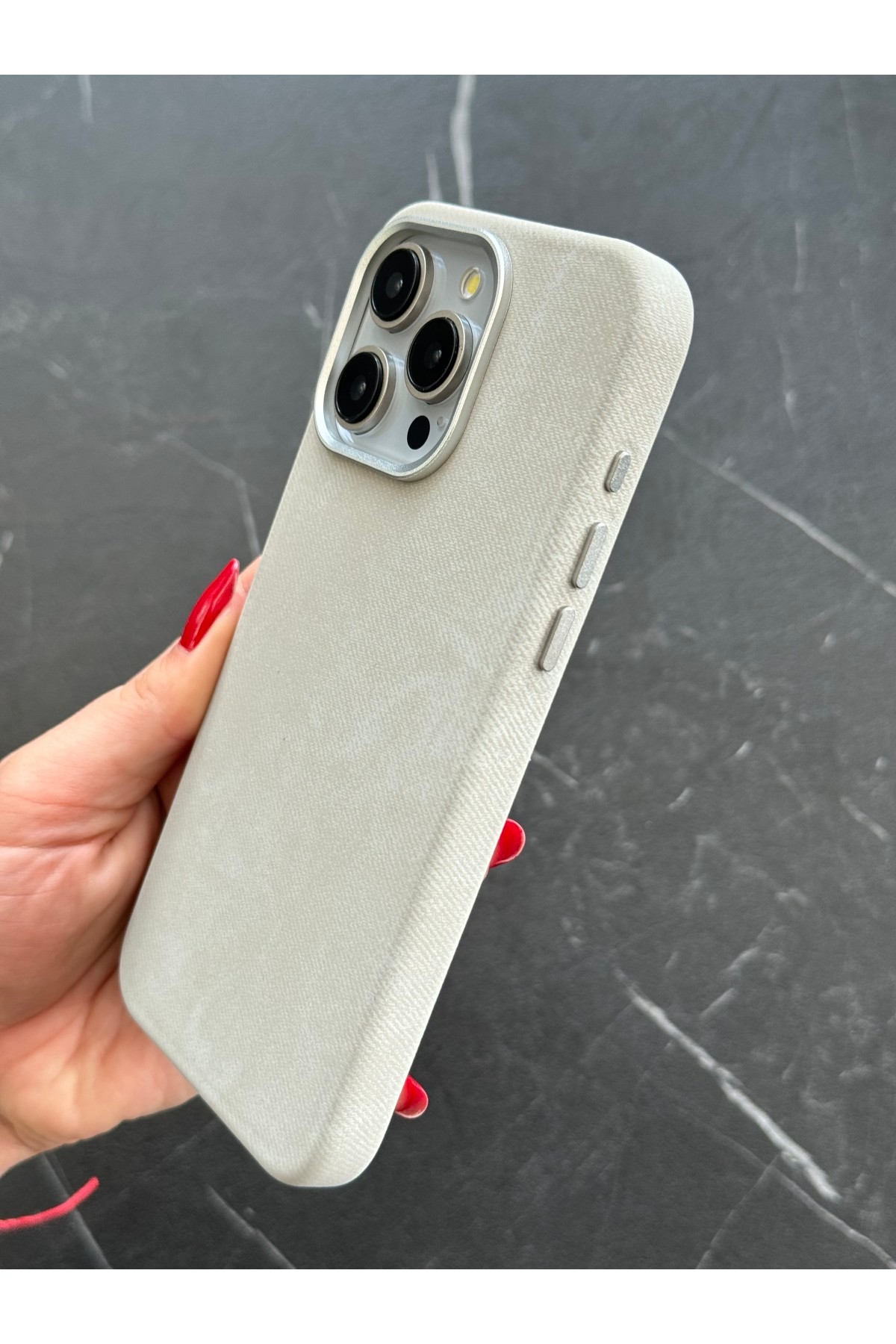 Süet Dış Yüzey Kadife İçe Yüzey Magsafe Destekli Premium Lüx Kılıf
