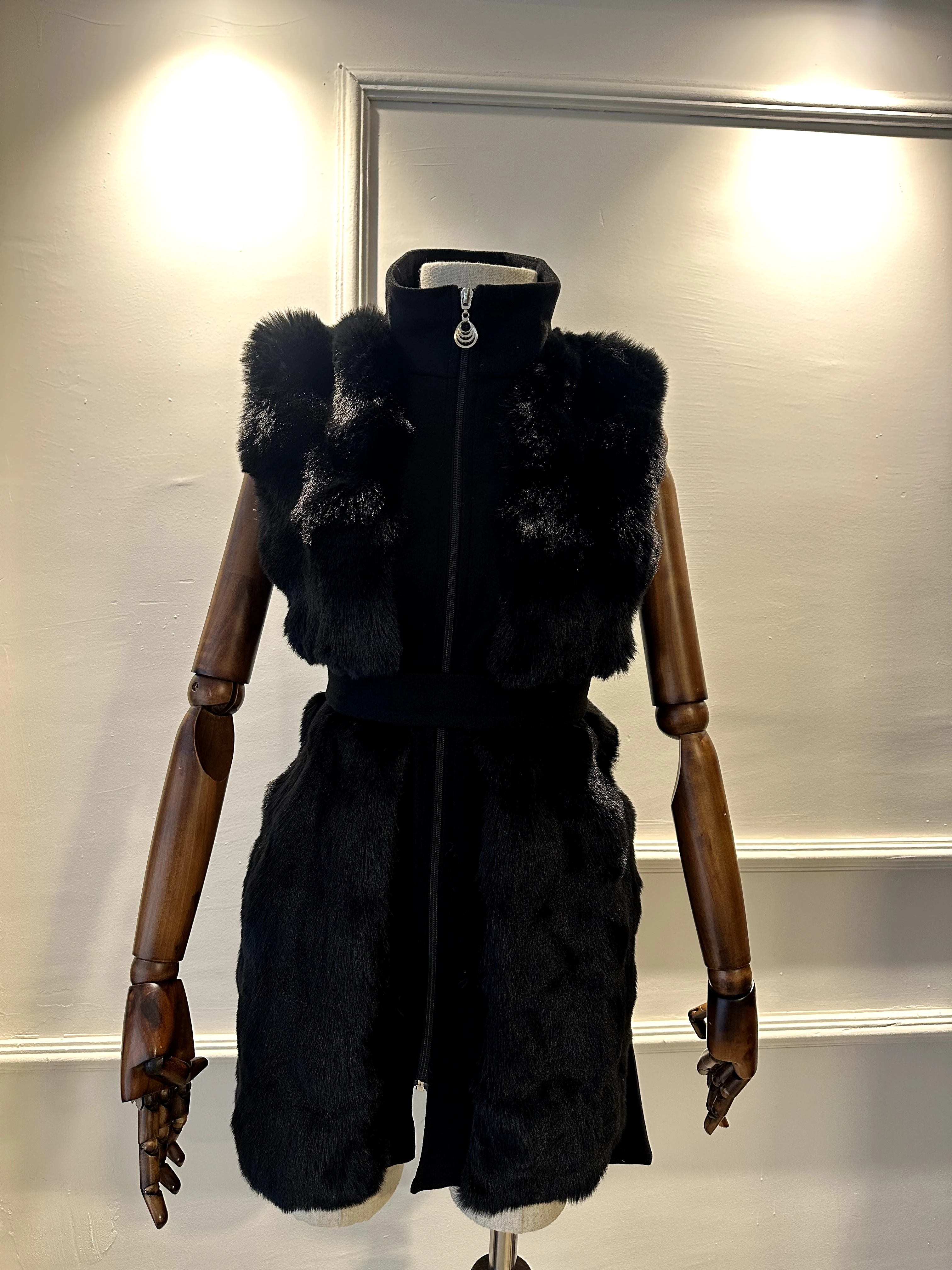 siyah kürklü yelek 