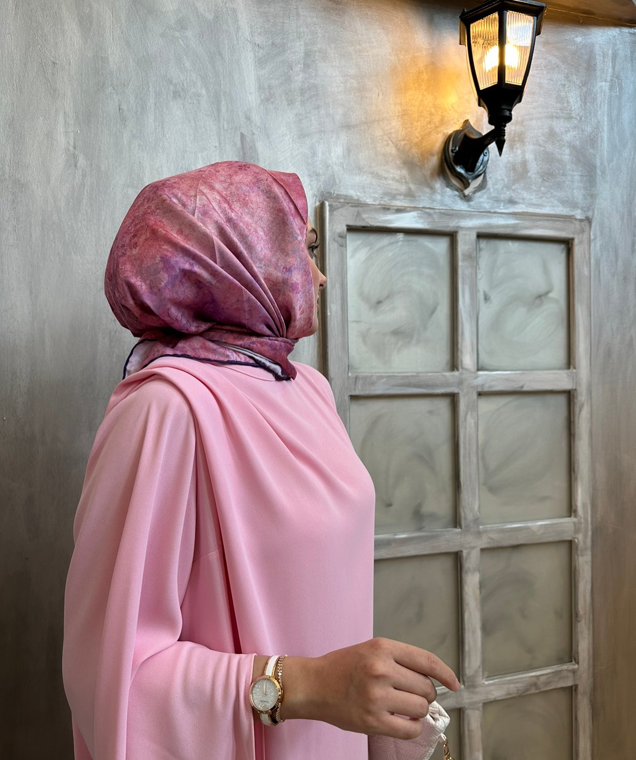PEMBE ALACALI EŞARP