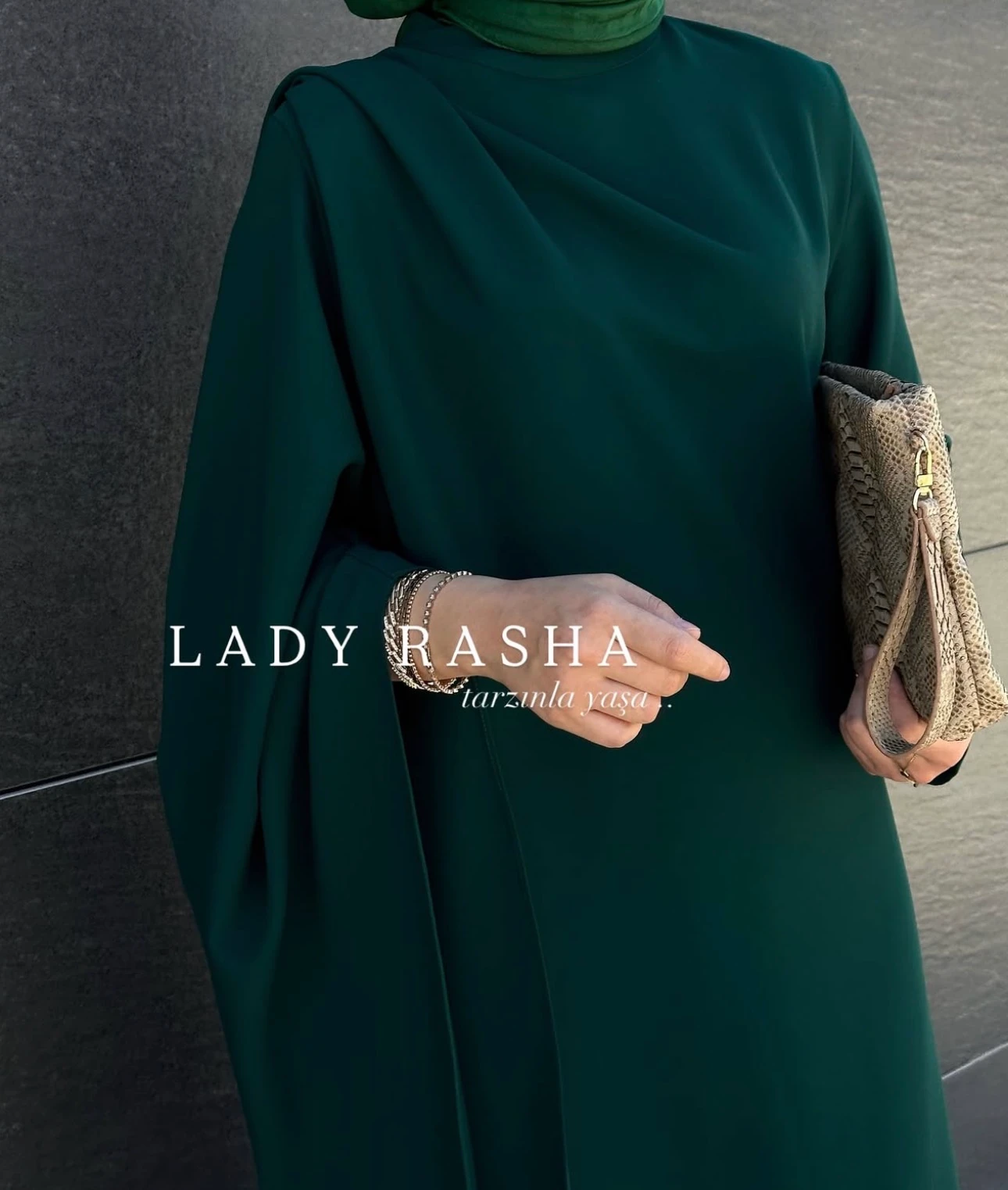 ZÜMRÜT YEŞİLİ DAMLA ELBİSE