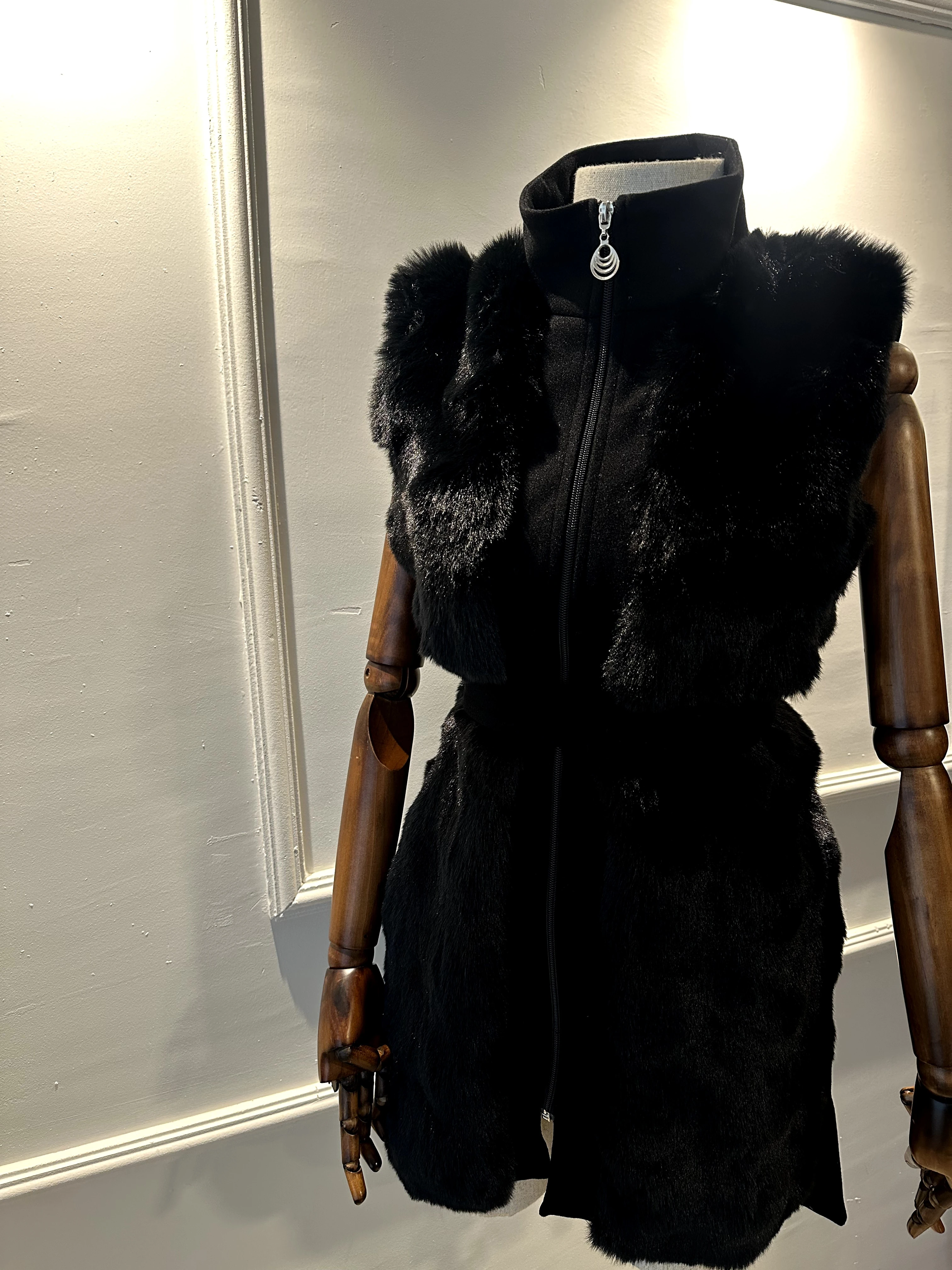 siyah kürklü yelek 