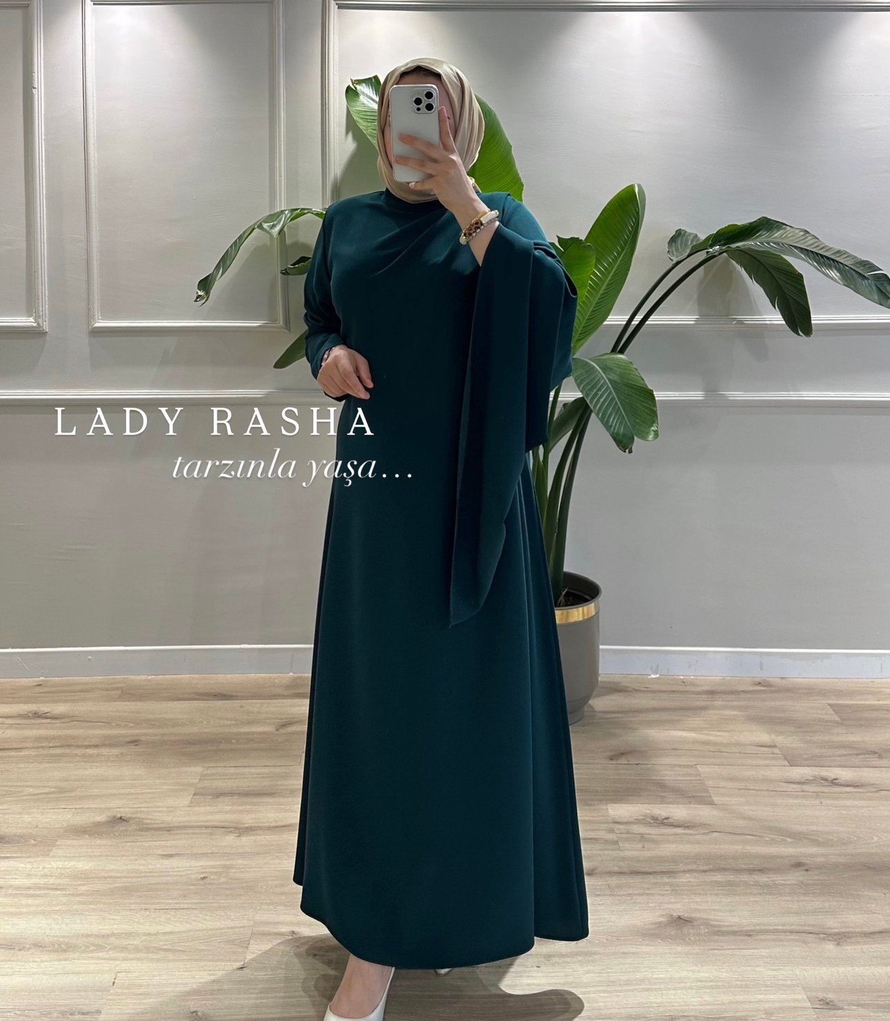 ZÜMRÜT DAMLA ELBİSE
