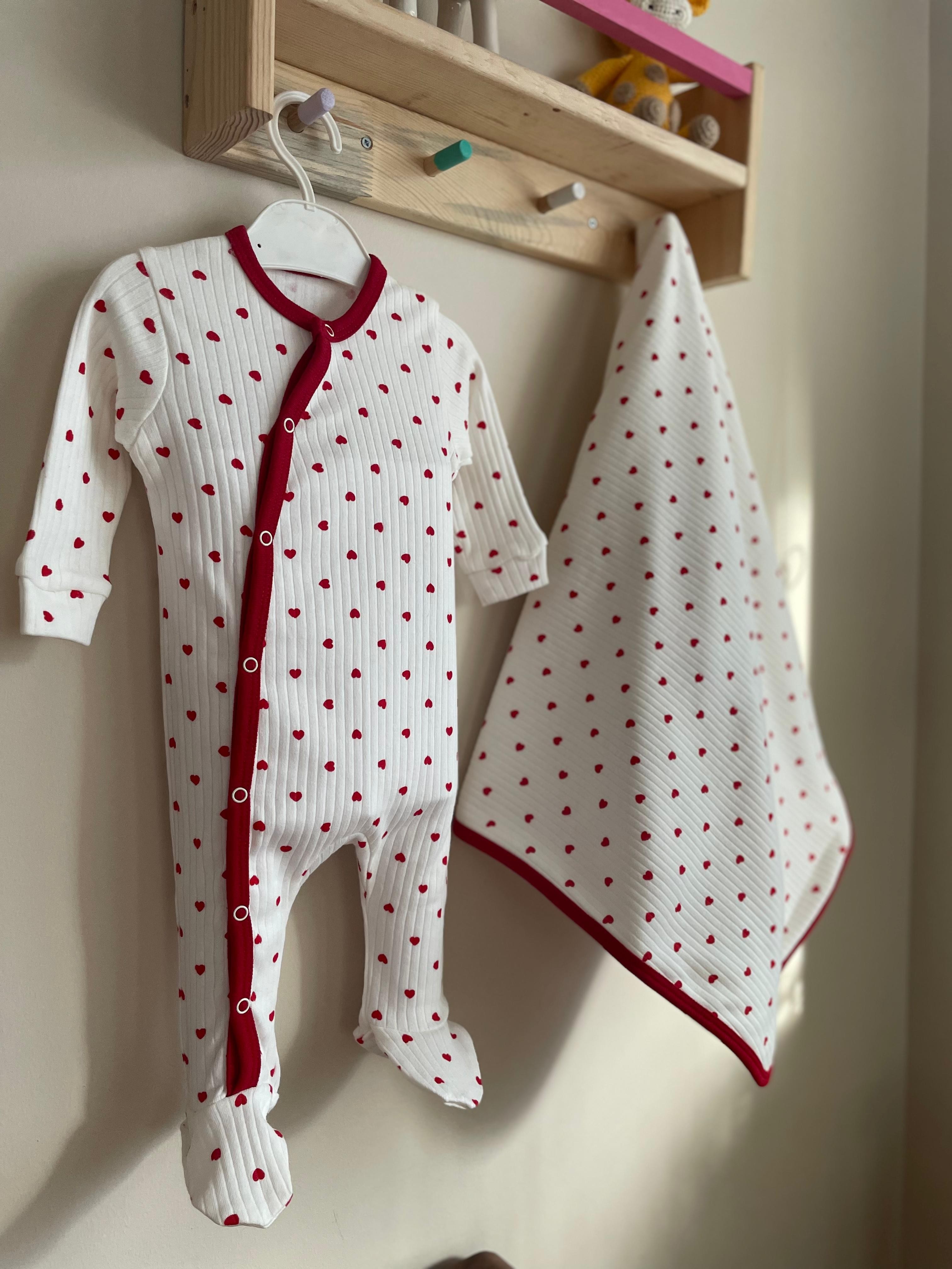 MİNİK KALPLER KIZ BEBEK TULUM VE BATTANİYE SET 0-3/3-6 AY