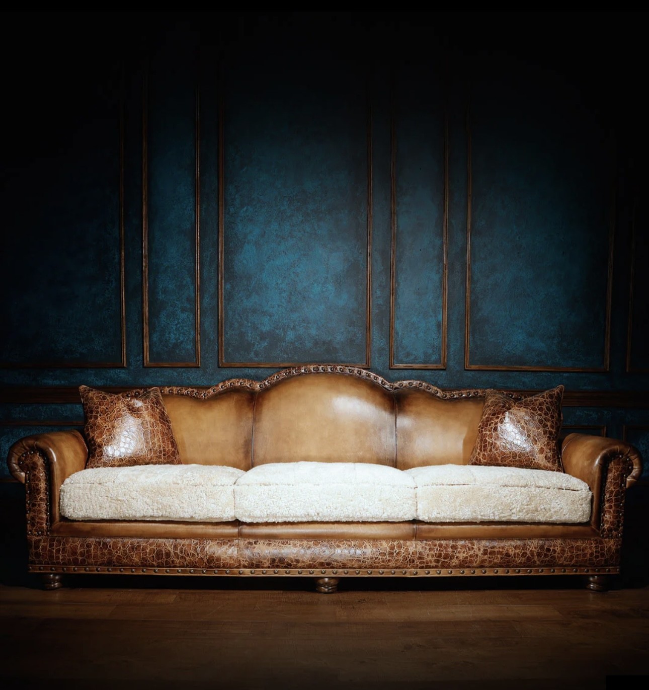 THRONE COUCH