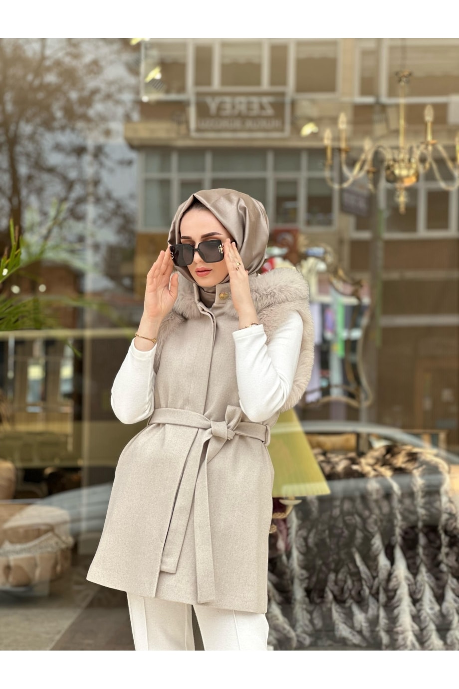 QUPRA KAPÜŞONLU KÜRK YELEK