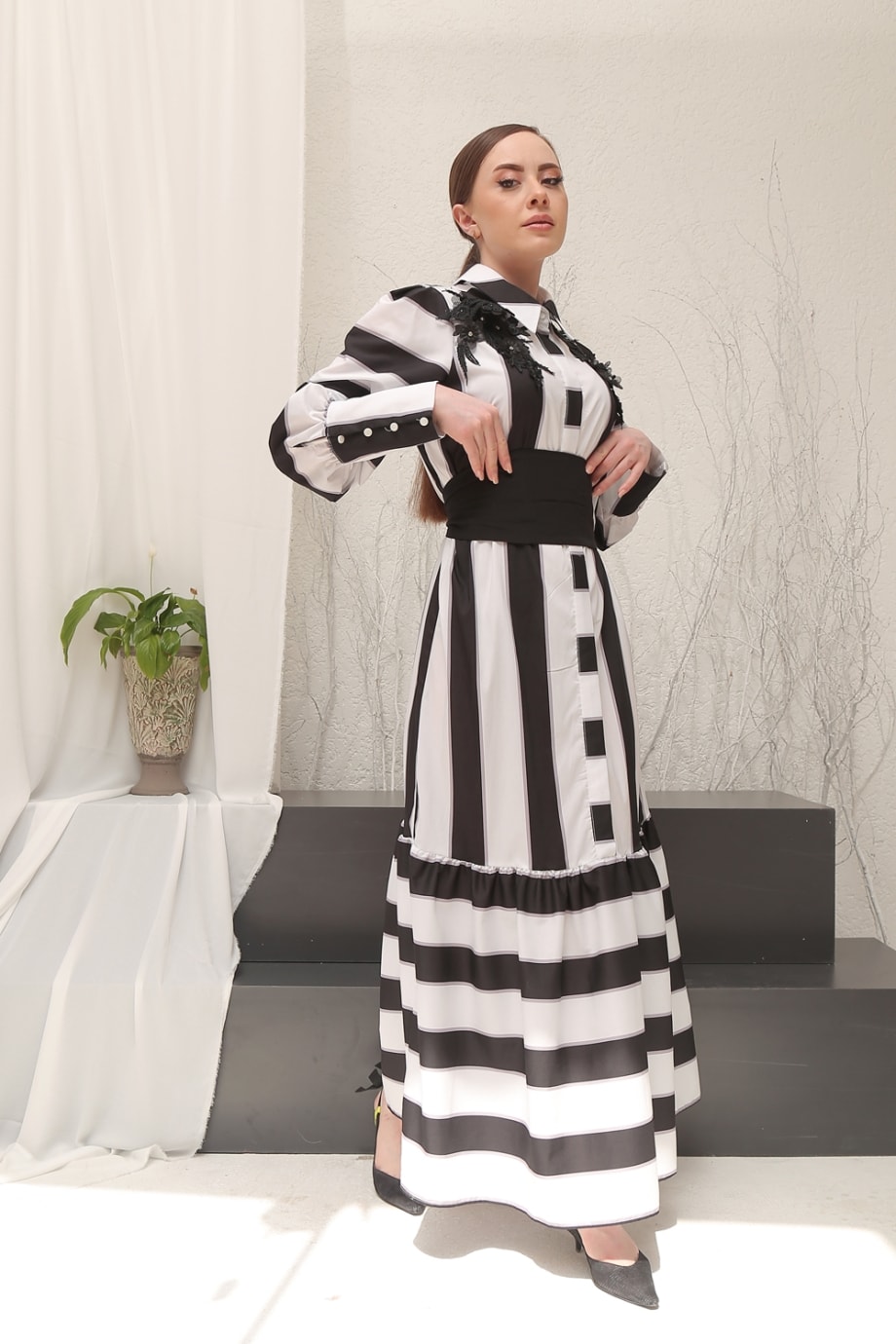 Moor Kadın Siyah-Beyaz Omuz Detaylı Şeritli Gömlek Elbise
