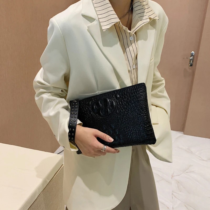 Luxury Crocodile Embossed PU Leather Clutch Wristlet Bag for Women - Elegant Evening Envelope Bag