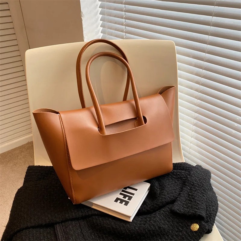 Luxury Large Capacity Designer Tote Bag – High-End Retro Korean Style Travel Handbag for Women