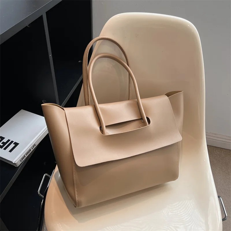 Luxury Large Capacity Designer Tote Bag – High-End Retro Korean Style Travel Handbag for Women